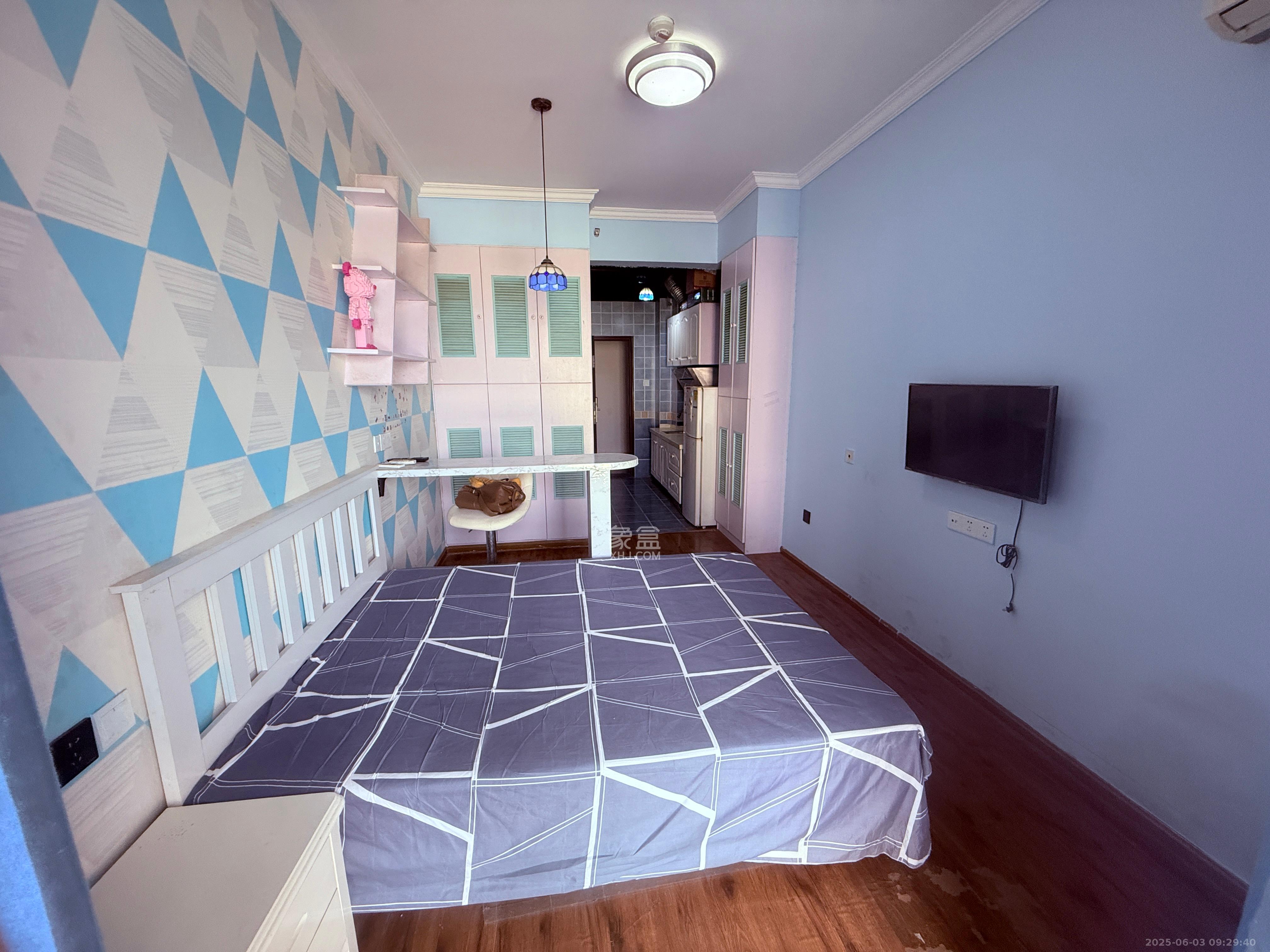 绿地中央广场  1室0厅1卫    1550.0元/月 绿地中央广场  1室0厅1卫    1550.0元/月室内图