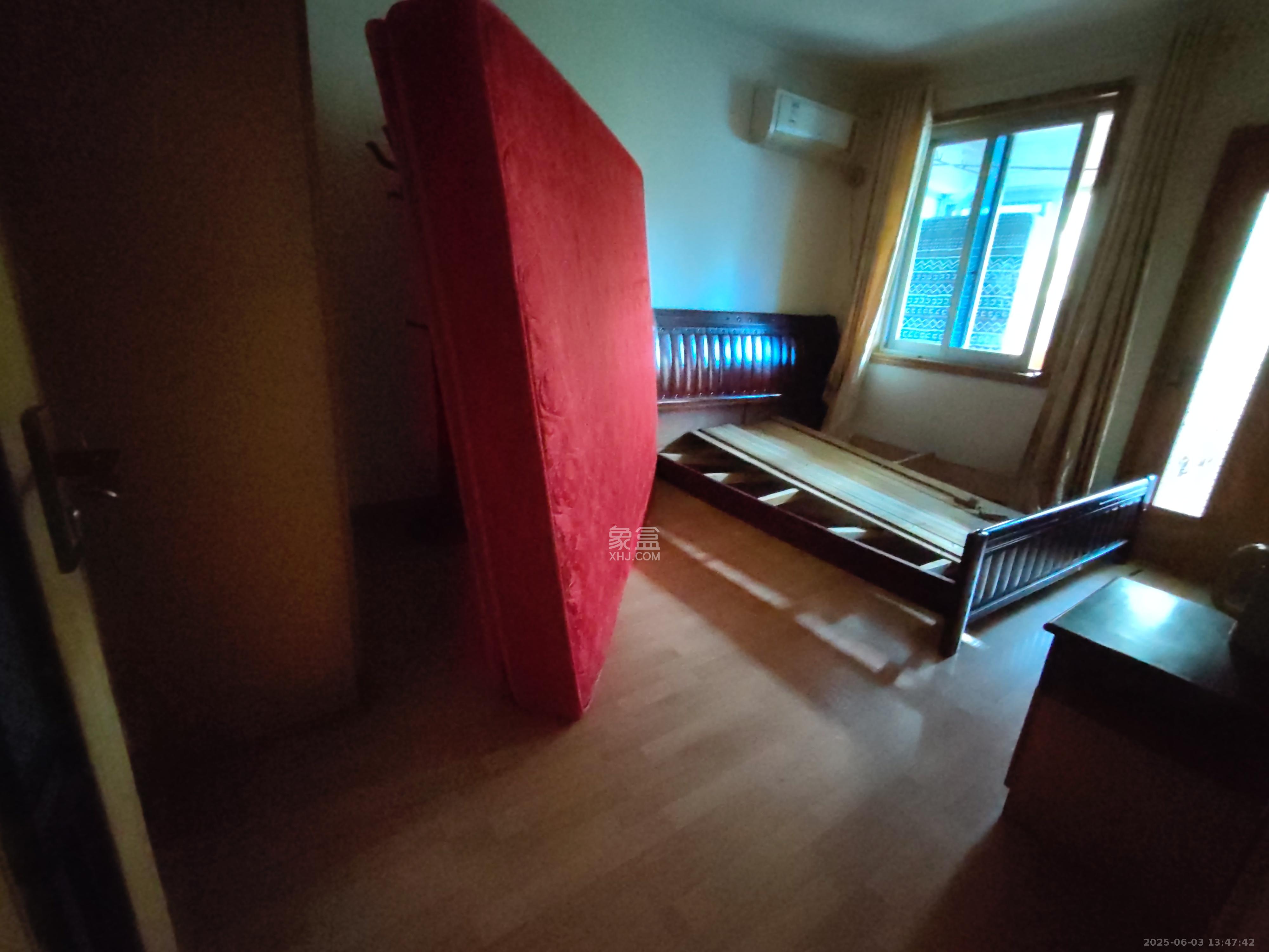 解放四村363号新族公寓 3室1厅1卫 1800.0元/月 解放四村363号新族公寓 3室1厅1卫 1800.0元/月室内图