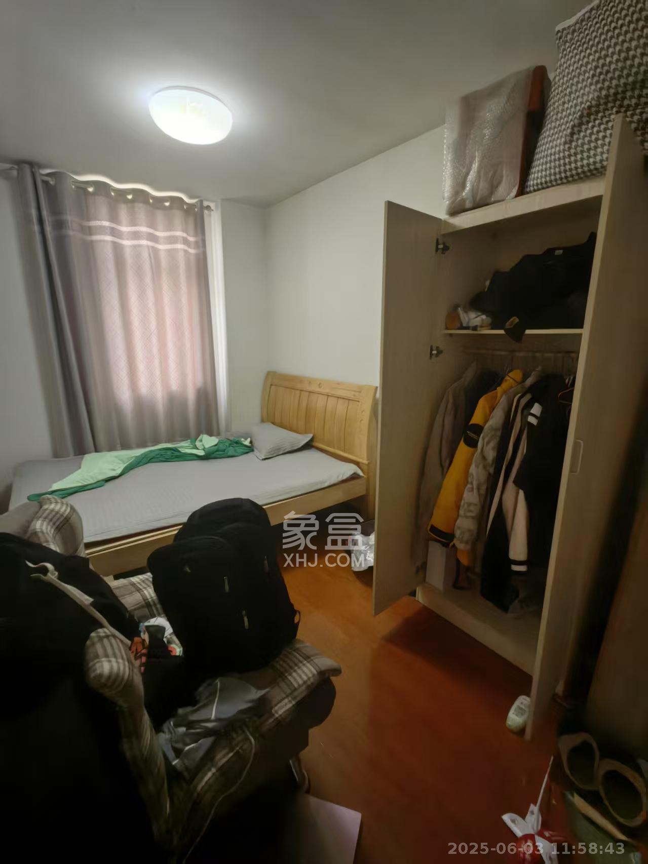 天元涉外景园C区  4室2厅1卫   2800.00元/月室内图
