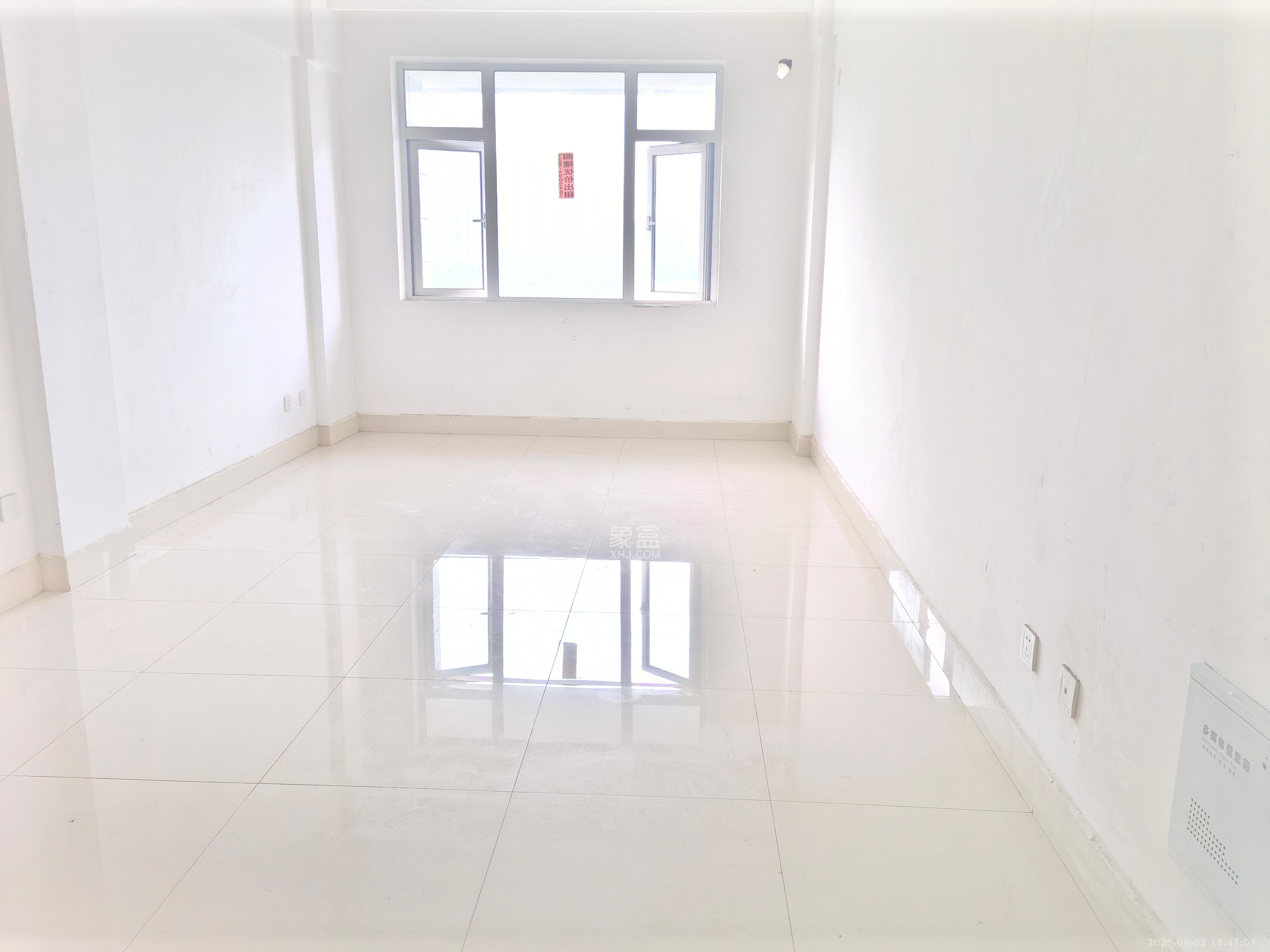 中南汽配城 1室1厅1卫 600.0元/月 中南汽配城 1室1厅1卫 600.0元/月室内图