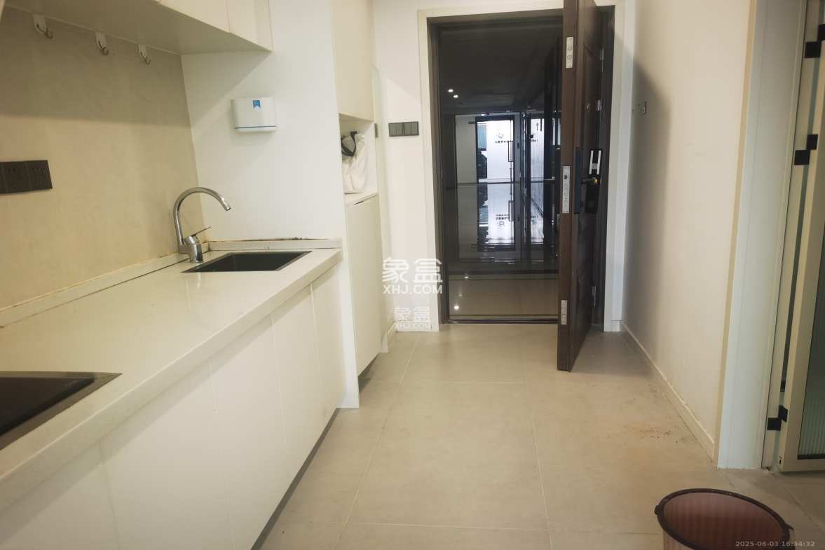 奥克斯滨仕花园(奥克斯洋湖广场/奥克斯中心)  1室1厅1卫    1800.0元/月 奥克斯滨仕花园(奥克斯洋湖广场/奥克斯中心)  1室1厅1卫    1800.0元/月室内图