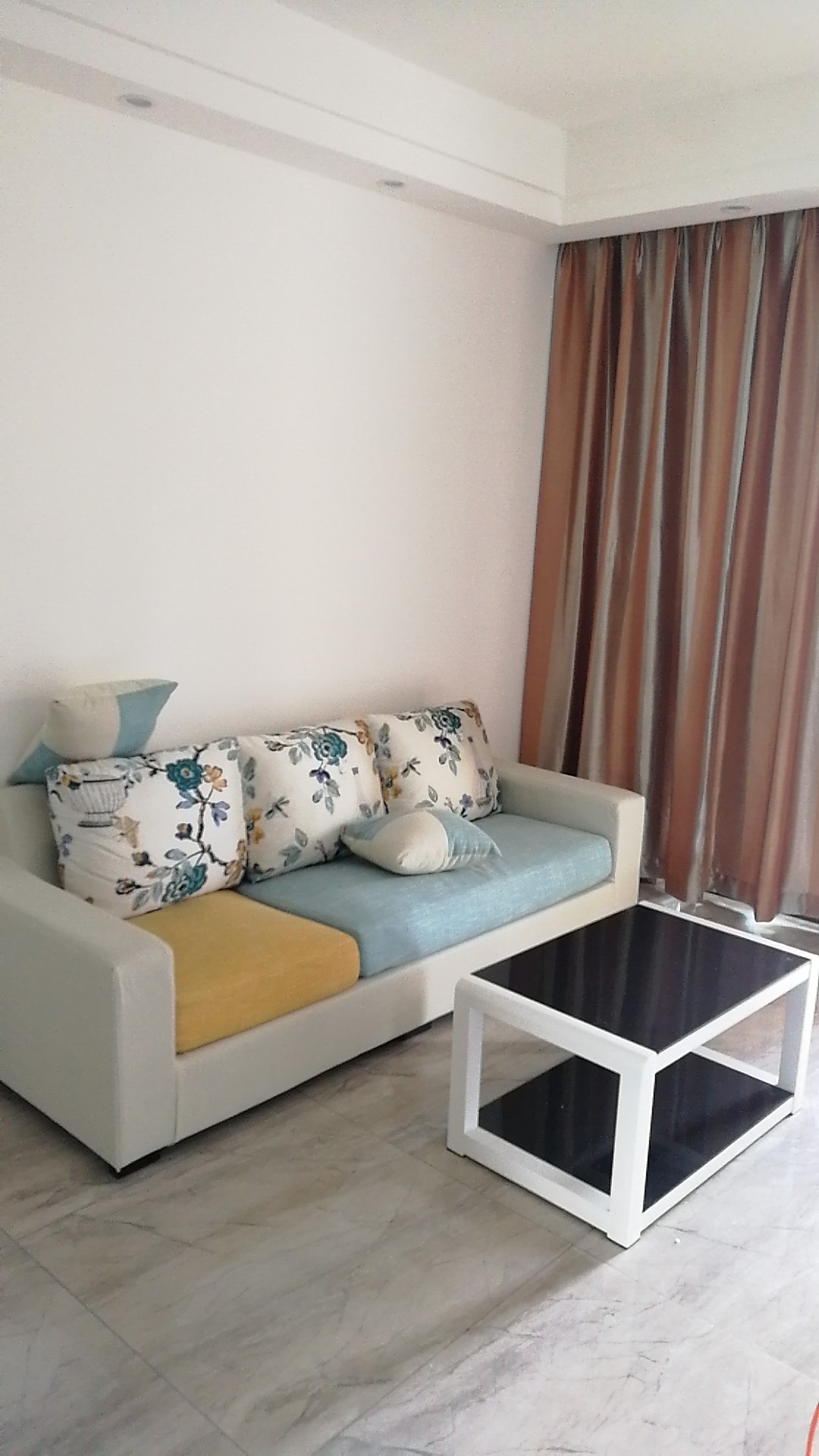 滨海新天地 2室2厅1卫 2300.0元/月 滨海新天地 2室2厅1卫 2300.0元/月室内图