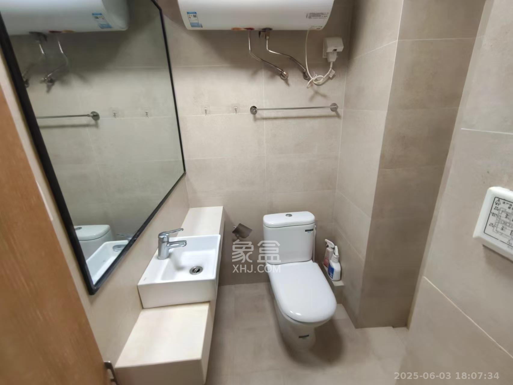 兰亭湾畔 1室1厅1卫 1000.0元/月 兰亭湾畔 1室1厅1卫 1000.0元/月室内图