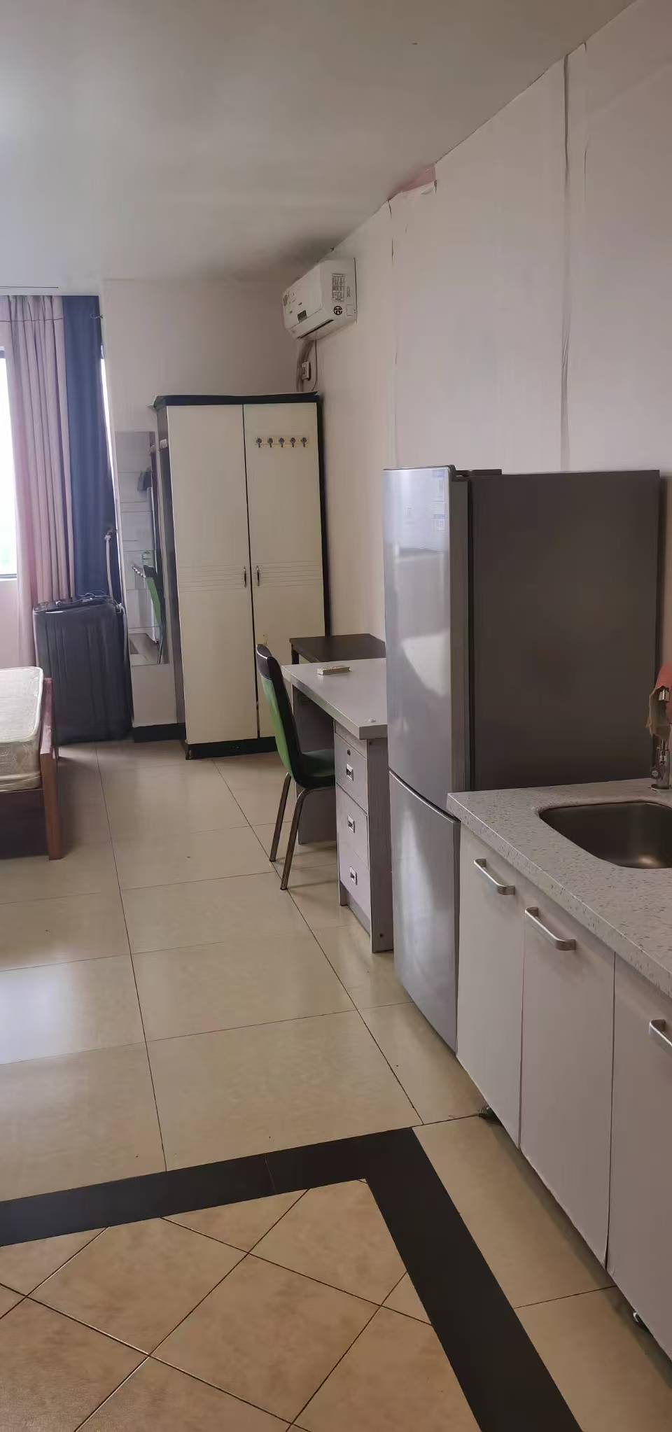帝国大厦  1室1厅1卫   1400.00元/月室内图