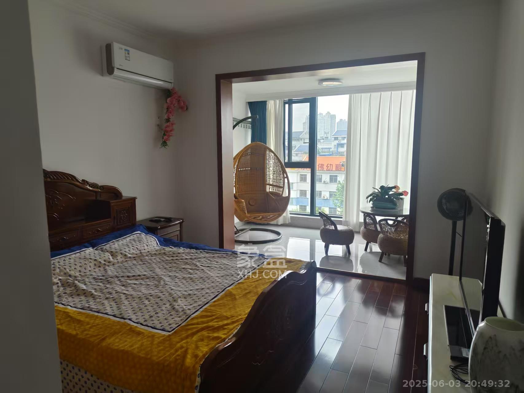 金侨世纪苑 5室2厅2卫 138.8万 金侨世纪苑 5室2厅2卫 138.8万小区图