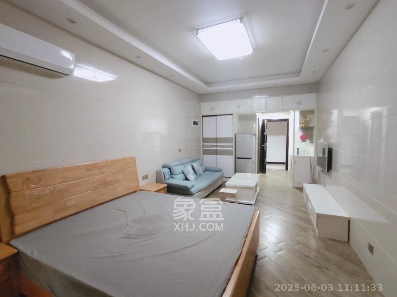 梅溪国际公寓（步步高新天地）  1室1厅1卫   1600.00元/月室内图1