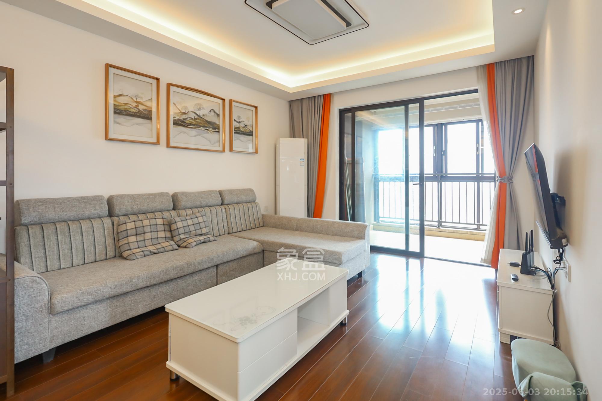 万科里金域国际 3室2厅1卫 168.0万 万科里金域国际 3室2厅1卫 168.0万客厅