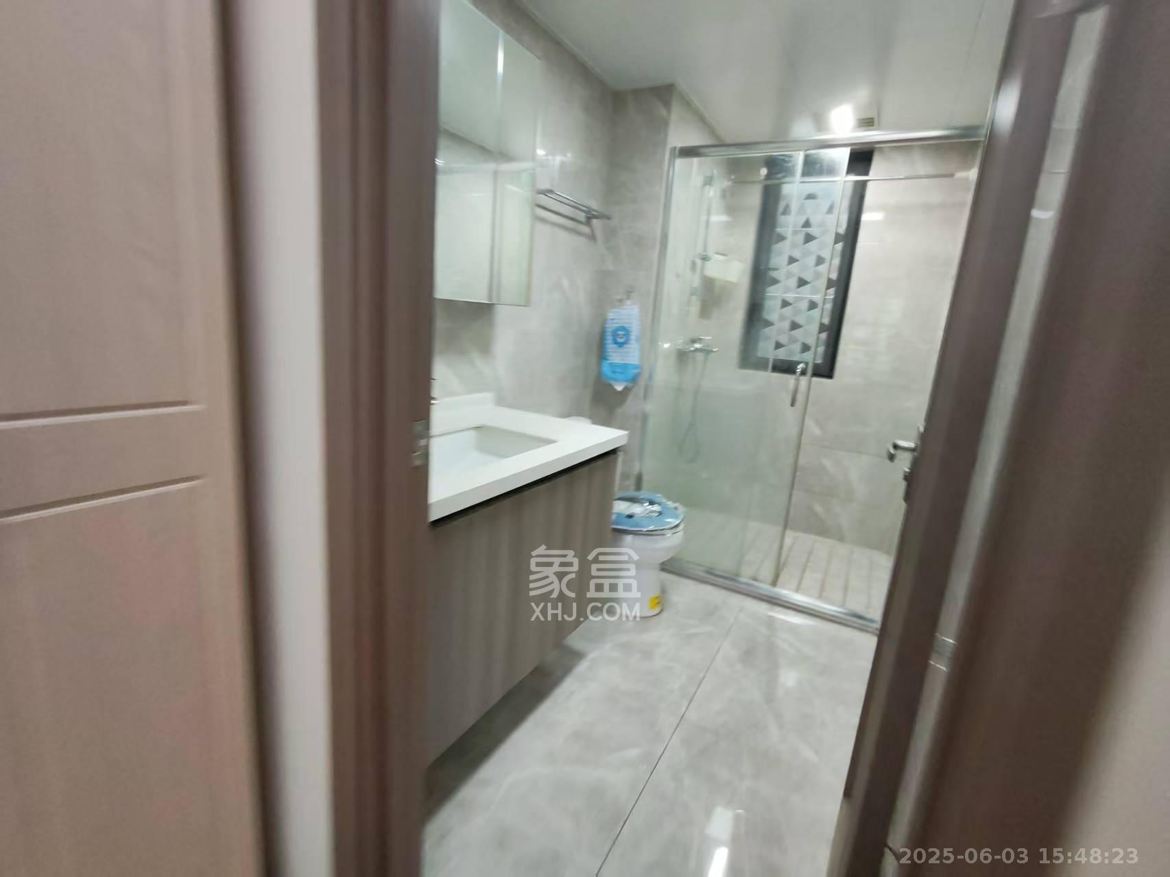 中海阅麓山一期  3室2厅2卫   3300.00元/月小区图