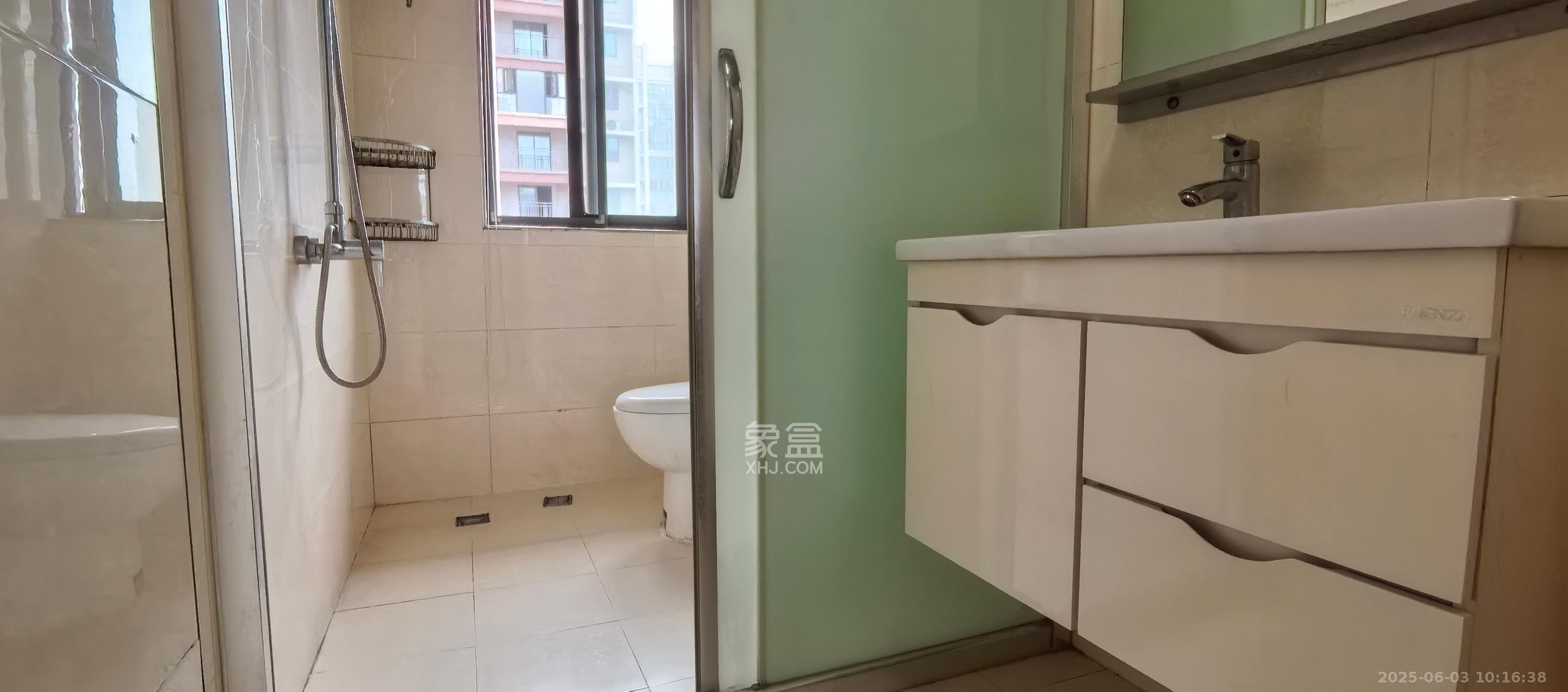 山水新城  2室2厅1卫   1600.00元/月室内图