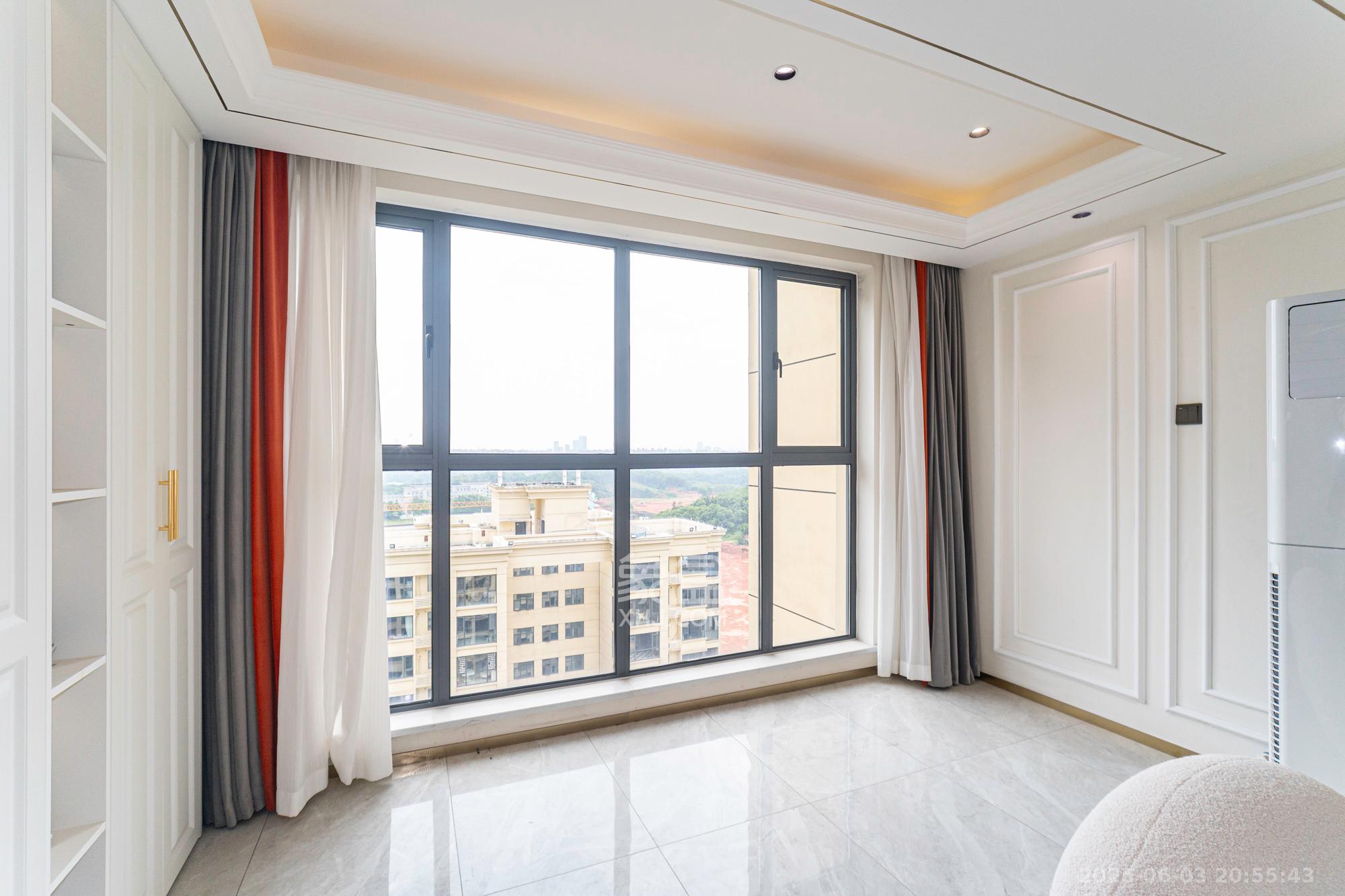 九玺铭城（九玺华府）  4室2厅2卫    112.0万阳台