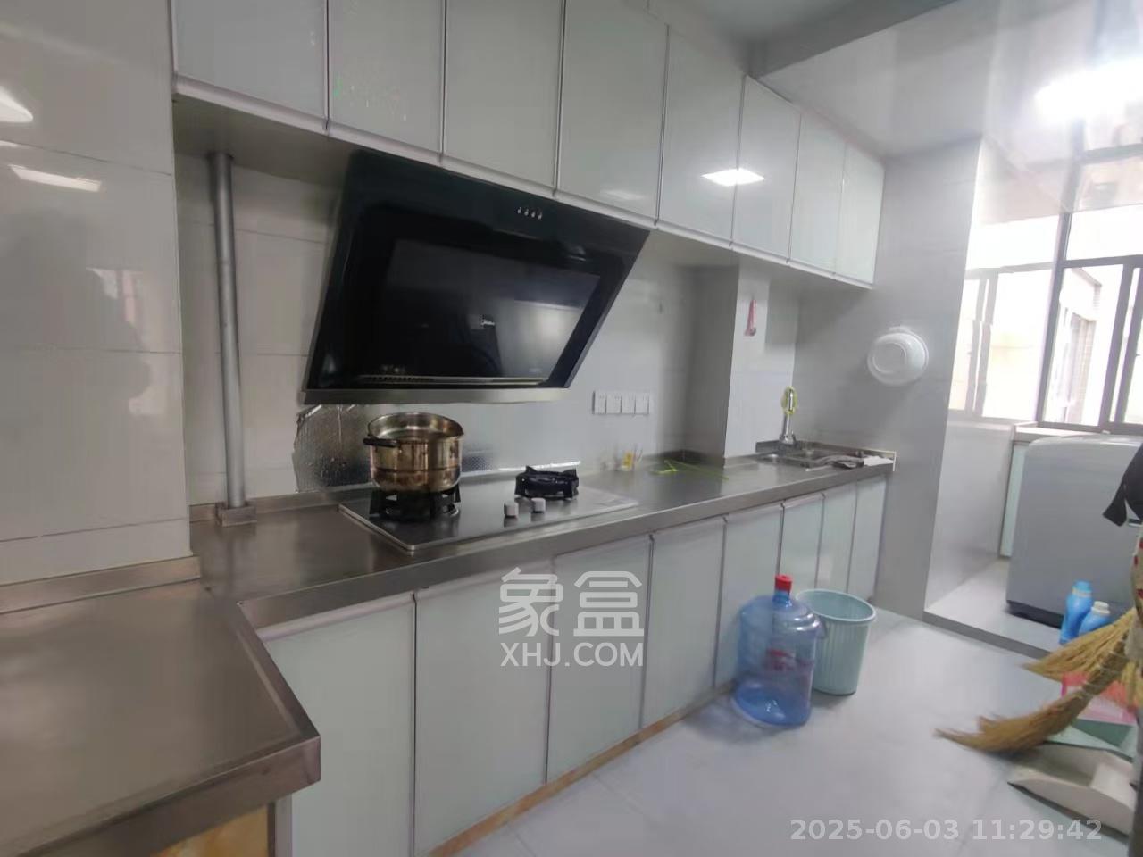 和庄  2室1厅1卫   2600.00元/月室内图