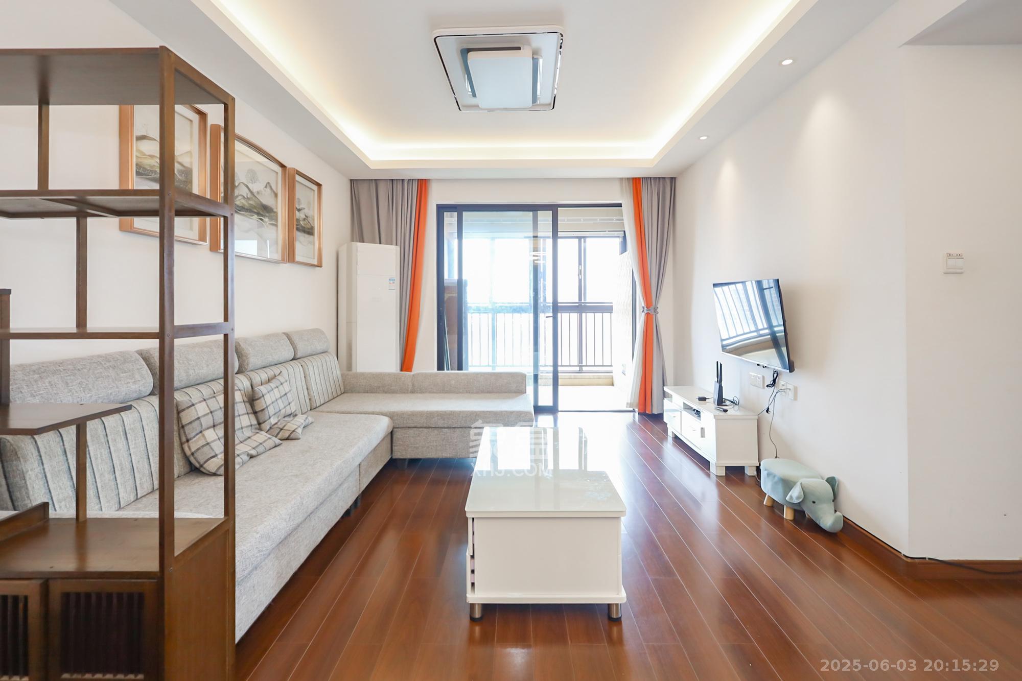 万科里金域国际 3室2厅1卫 168.0万 万科里金域国际 3室2厅1卫 168.0万客厅