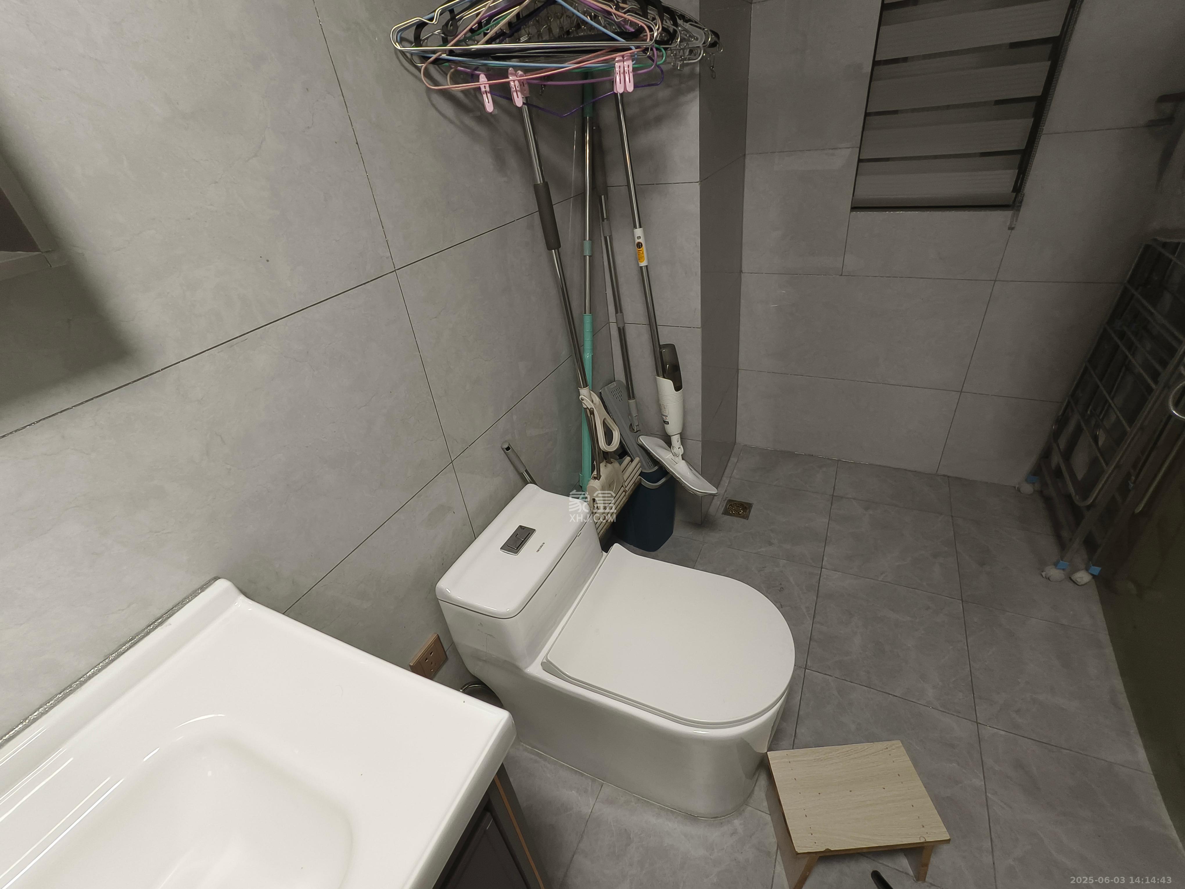 卓越浅水湾  3室2厅1卫    3200.0元/月室内图