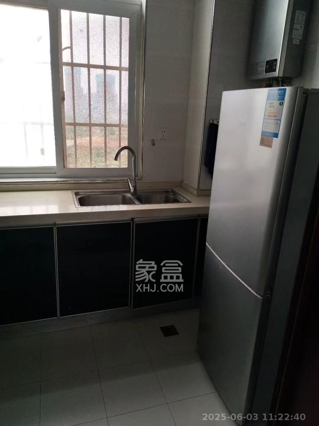 山水英伦  4室2厅2卫    2600.0元/月 山水英伦  4室2厅2卫    2600.0元/月室内图