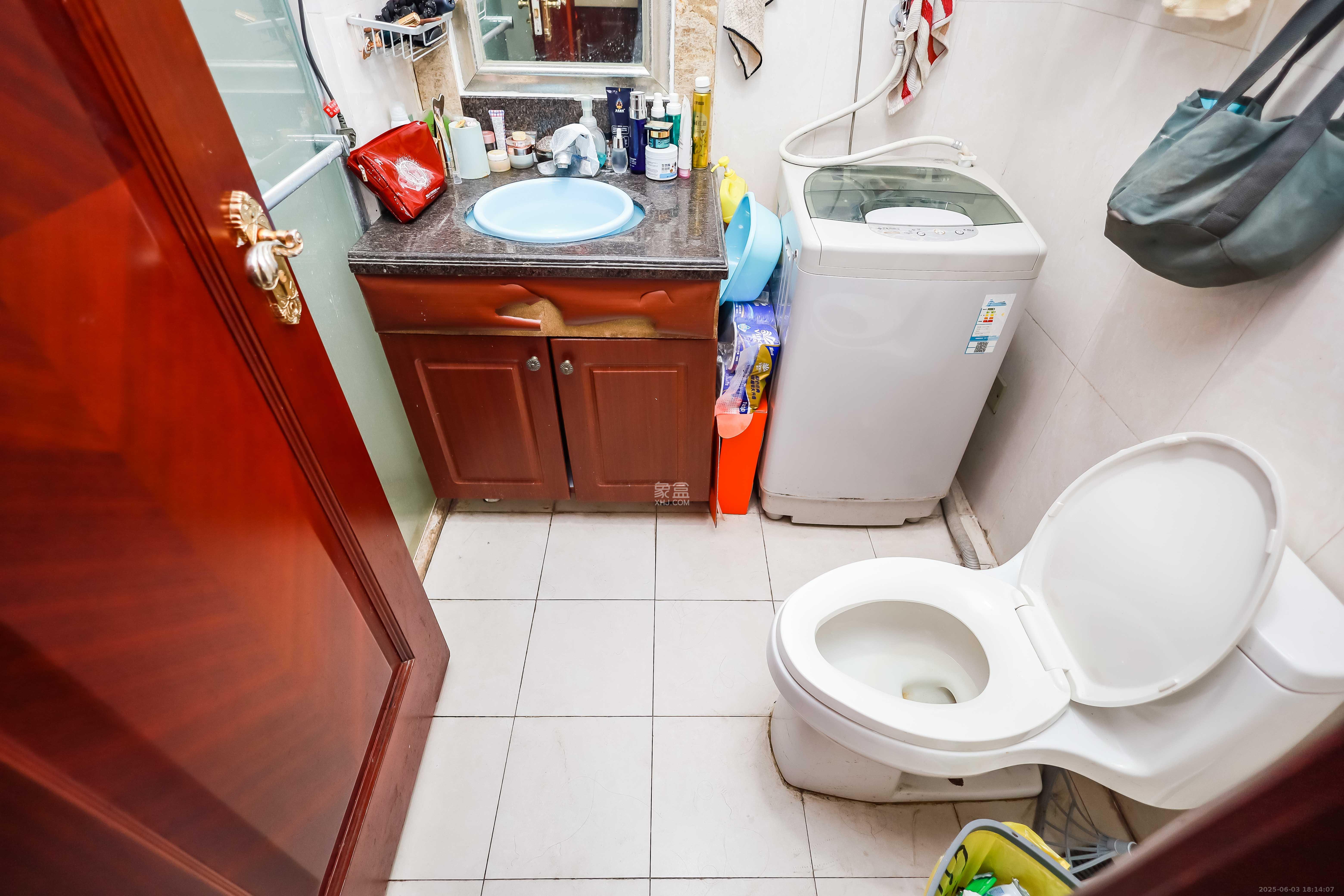 恒大华府 1室1厅1卫 18.5万 恒大华府 1室1厅1卫 18.5万卫生间