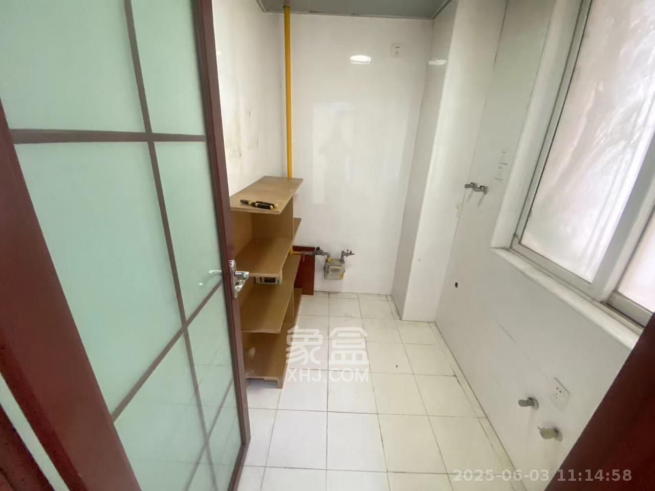 巧克力空间（建鸿达现代大厦）  2室2厅1卫   1800.00元/月室内图