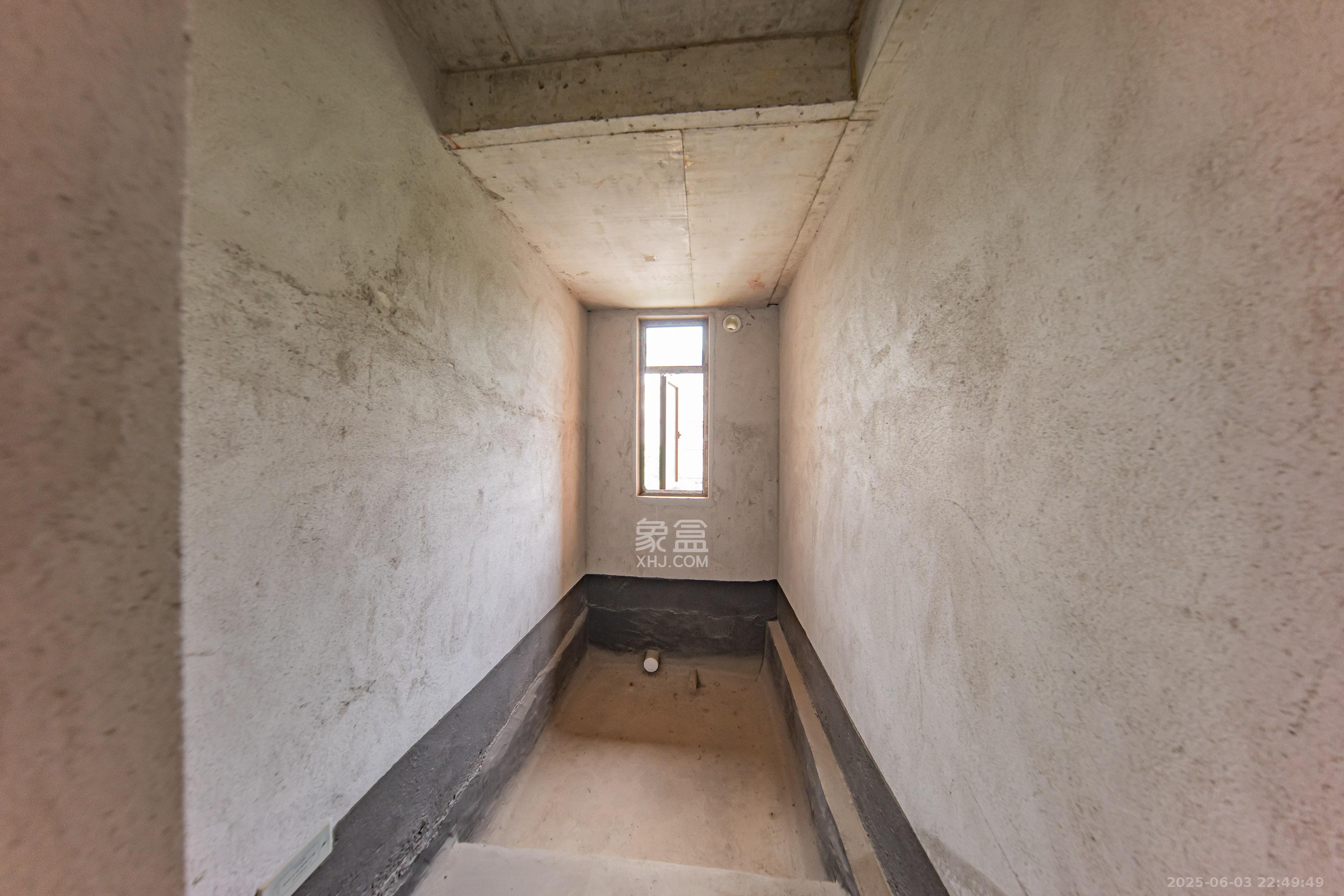 江山帝景雅墅(普罗旺斯)  7室2厅4卫    395.0万 江山帝景雅墅(普罗旺斯)  7室2厅4卫    395.0万卫生间