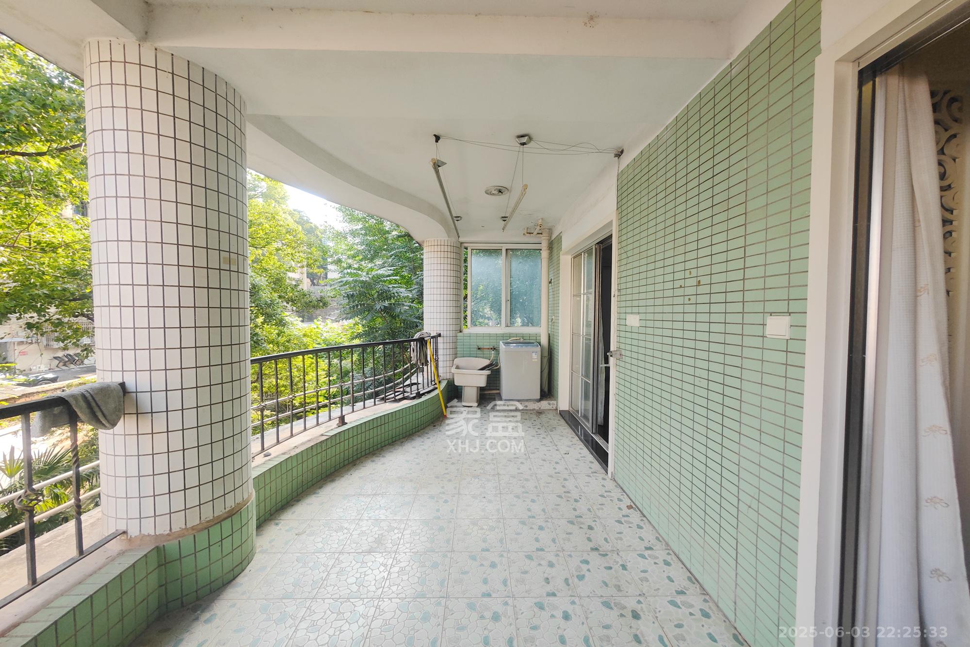 佳润新城（佳润新都）  2室1厅2卫   85.00万阳台