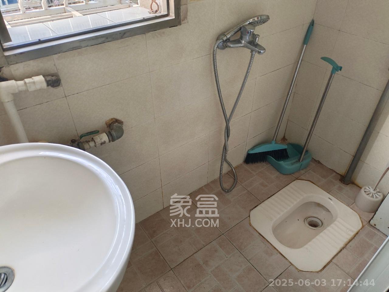 桂花二村  2室1厅1卫   1500.00元/月室内图