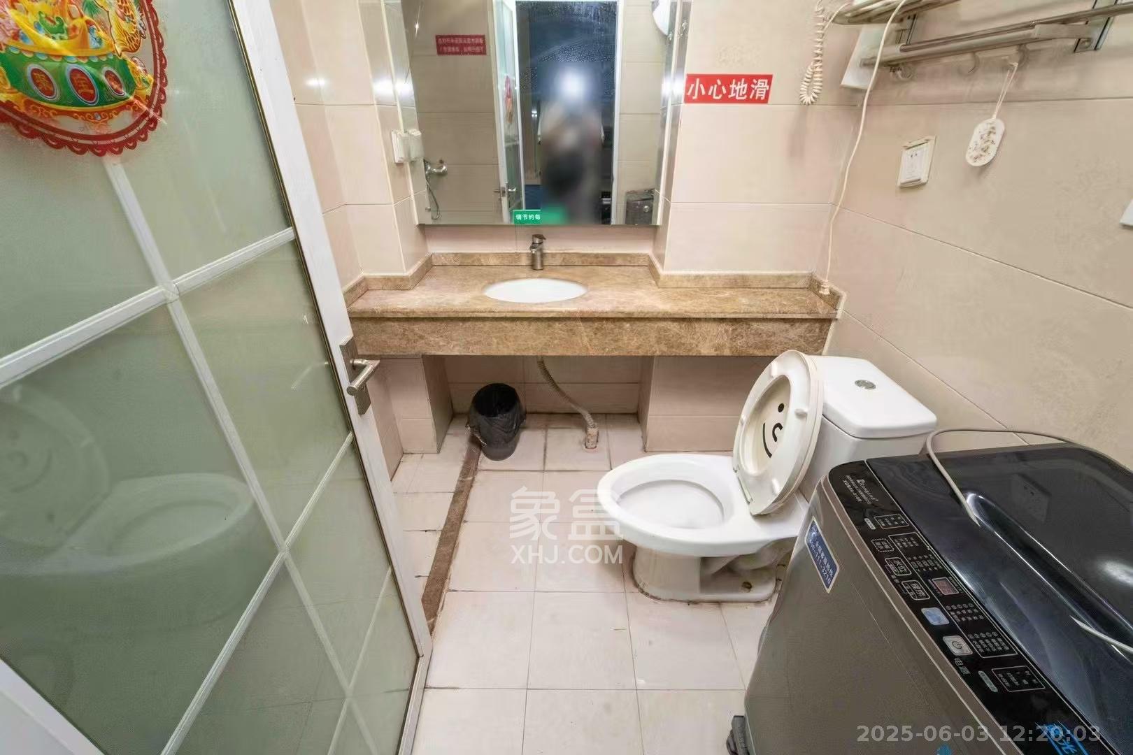 长房中庭国际（东郡华蓉广场）  4室1厅1卫   5800.00元/月室内图