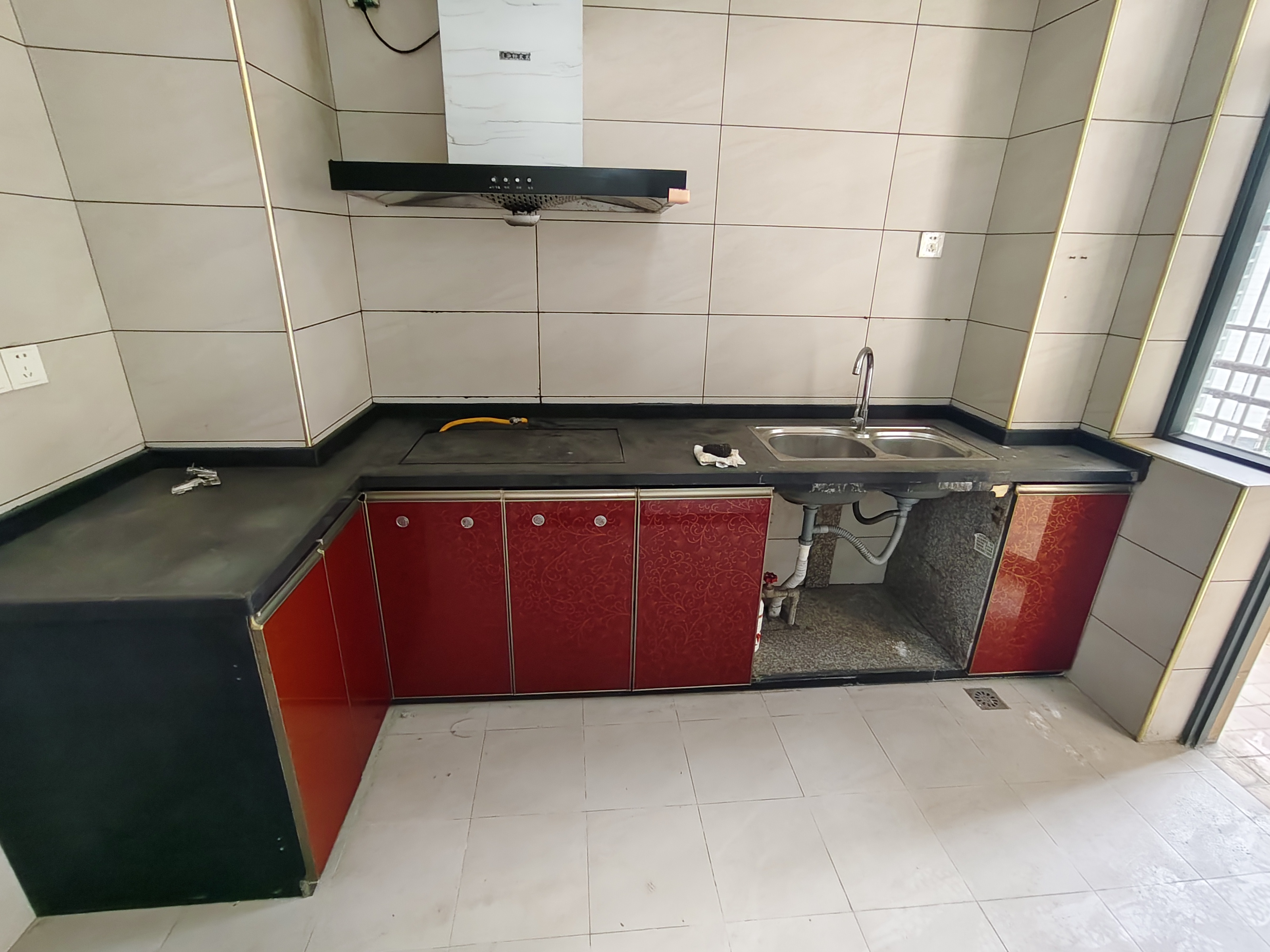 玉龙湾 4室2厅2卫 2800.0元/月 玉龙湾 4室2厅2卫 2800.0元/月室内图