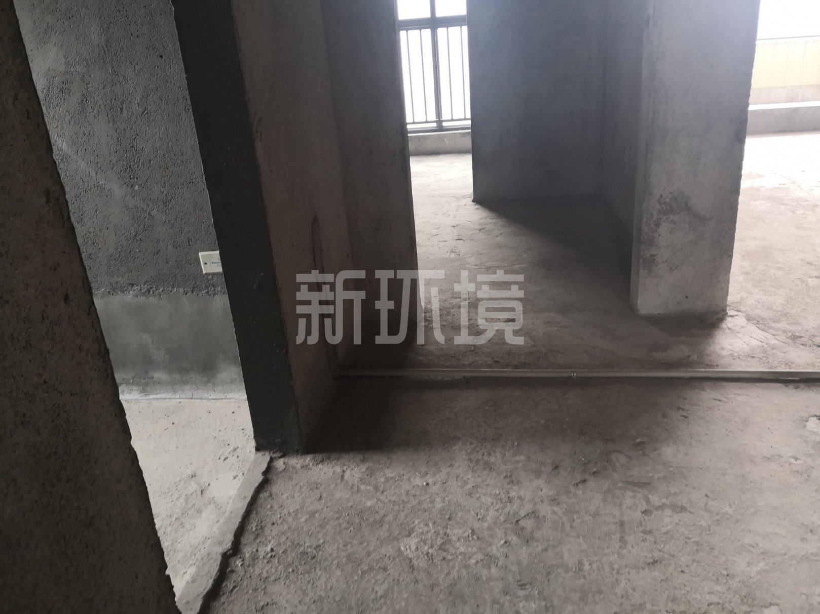 江与城  3室2厅2卫   123.00万客厅