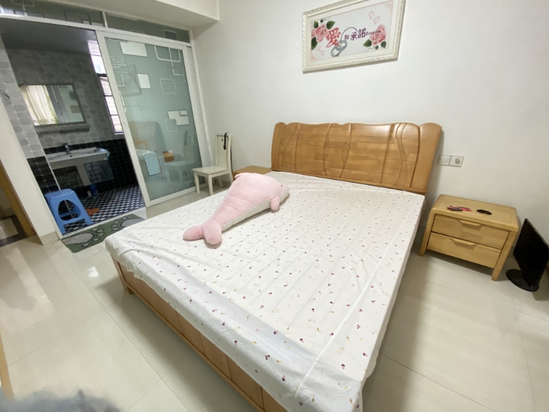 山水华庭  3室0厅0卫   2300.00元/月室内图