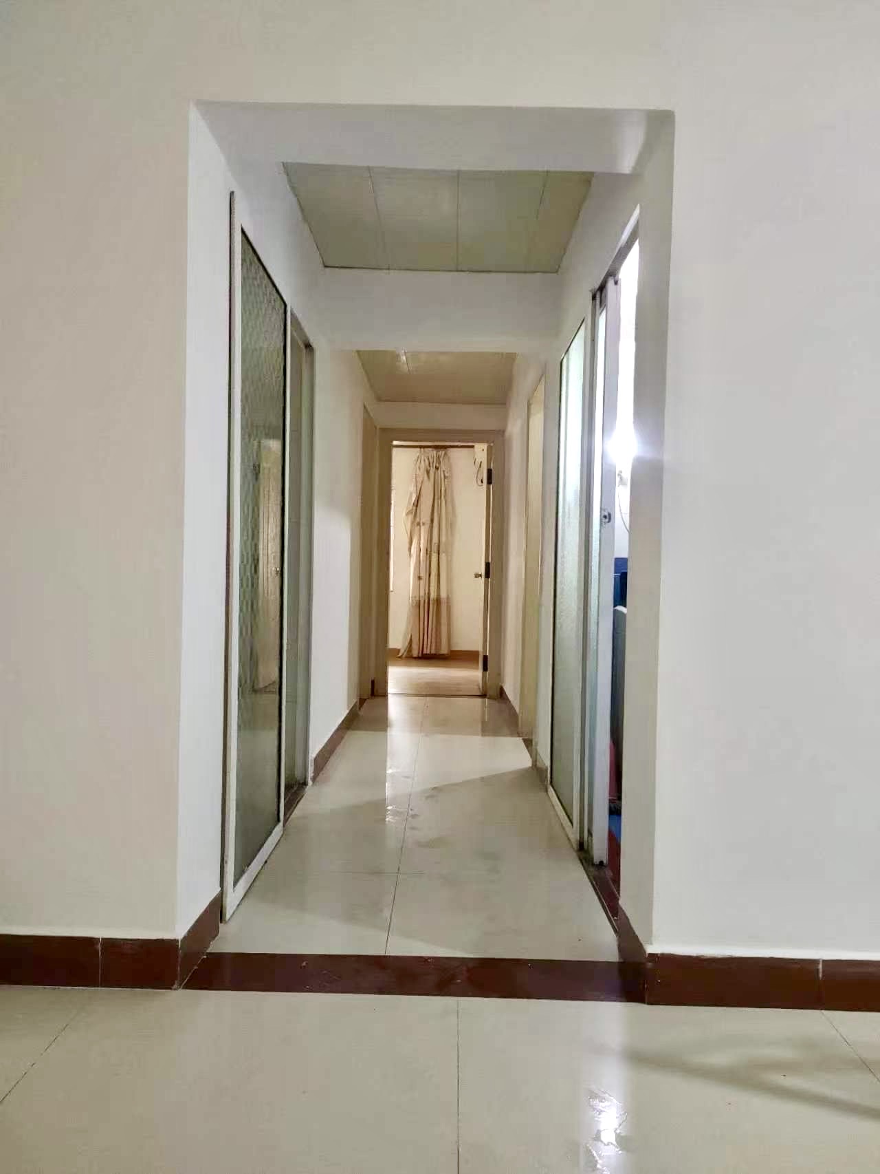 富华商厦(富华大厦) 3室2厅2卫 2500.0元/月 富华商厦(富华大厦) 3室2厅2卫 2500.0元/月室内图