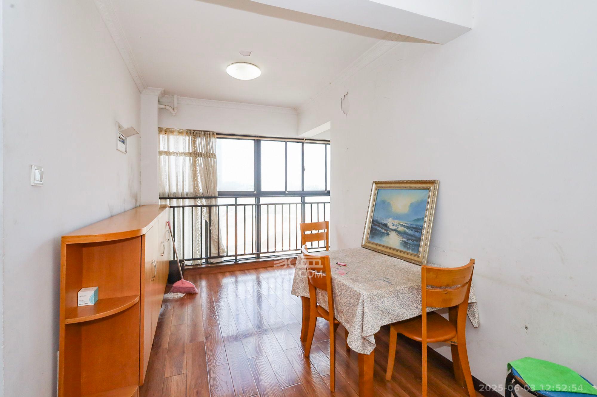 钰龙天下一期 3室2厅2卫 3300.0元/月 钰龙天下一期 3室2厅2卫 3300.0元/月室内图