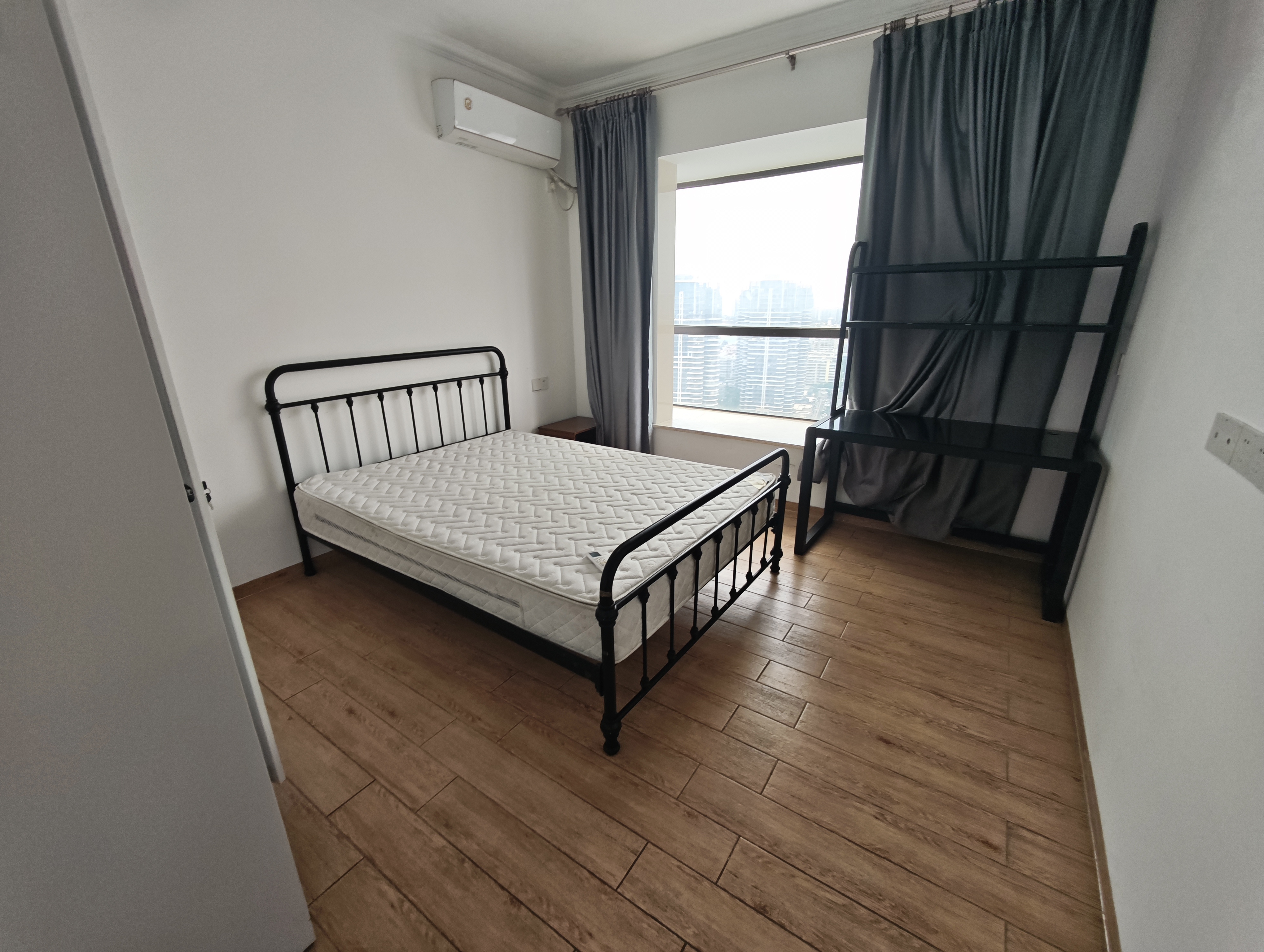 海悦东方  3室2厅2卫    151.3万 海悦东方  3室2厅2卫    151.3万客厅