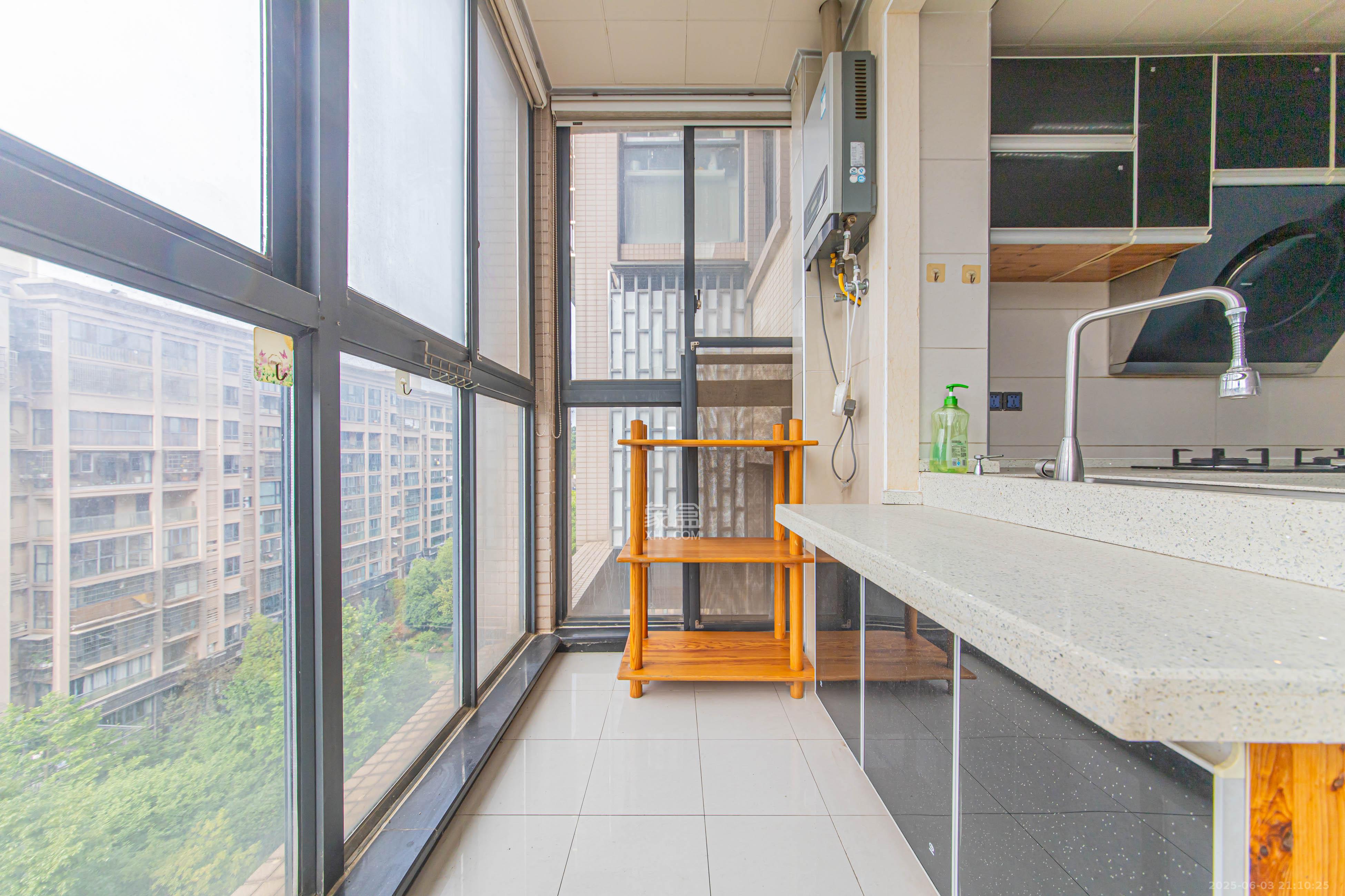 保利花园 3室2厅2卫 97.0万 保利花园 3室2厅2卫 97.0万厨房