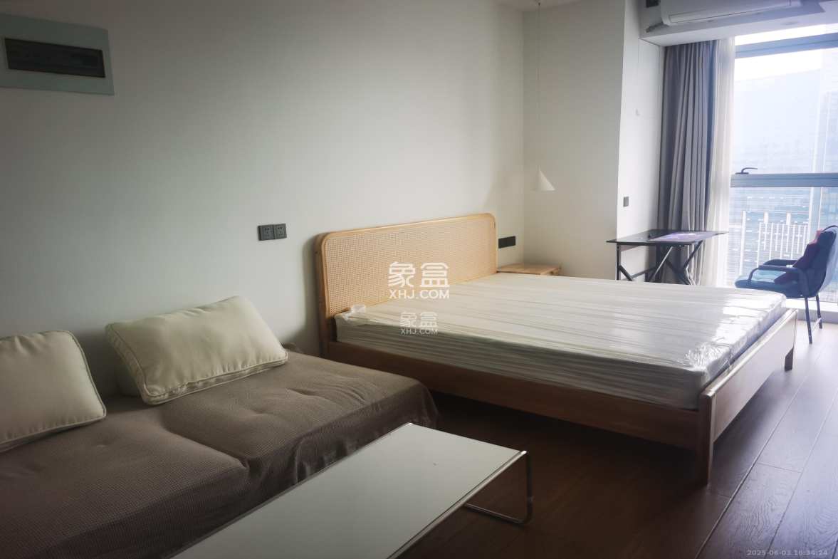 奥克斯滨仕花园(奥克斯洋湖广场/奥克斯中心)  1室1厅1卫    1800.0元/月 奥克斯滨仕花园(奥克斯洋湖广场/奥克斯中心)  1室1厅1卫    1800.0元/月室内图