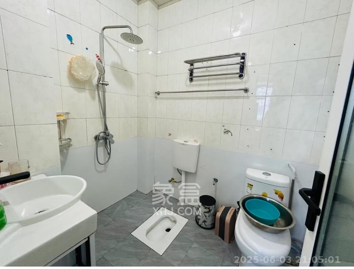 一医院宿舍 3室2厅1卫 1200.0元/月 一医院宿舍 3室2厅1卫 1200.0元/月室内图