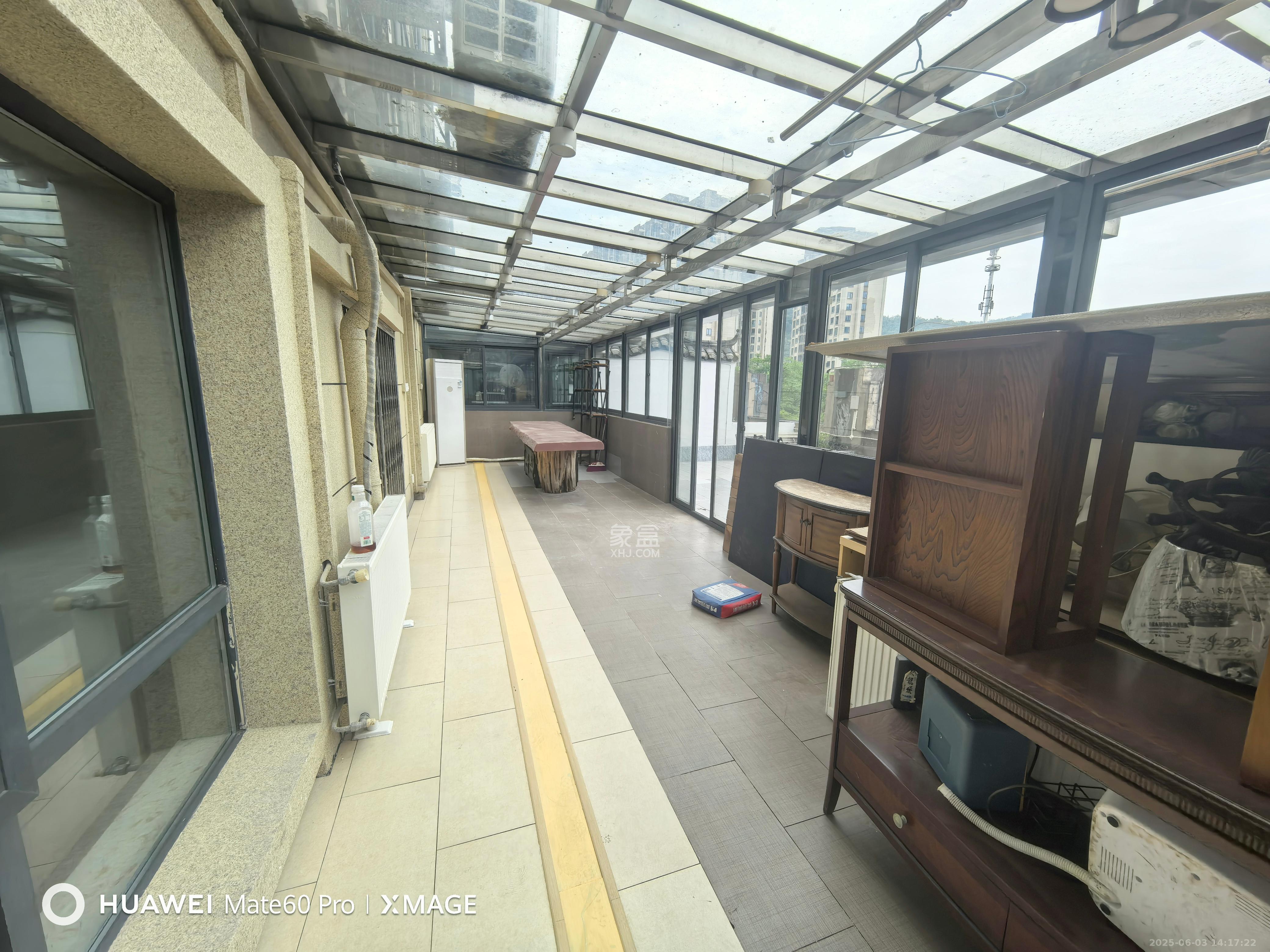 中海梅溪湖壹号  3室2厅1卫    3400.0元/月 中海梅溪湖壹号  3室2厅1卫    3400.0元/月室内图