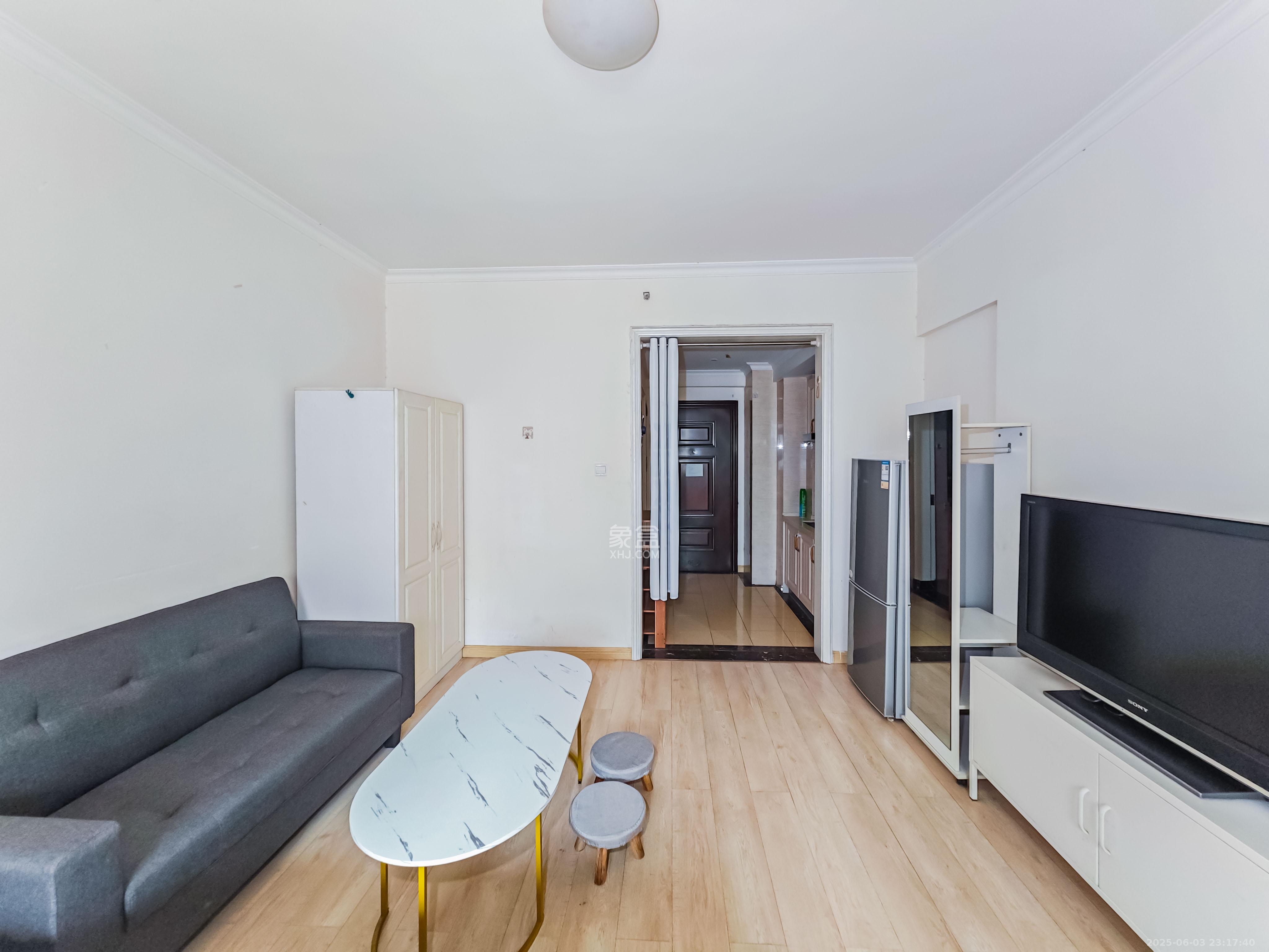 五江天街北区 1室1厅1卫 23.8万 五江天街北区 1室1厅1卫 23.8万客厅