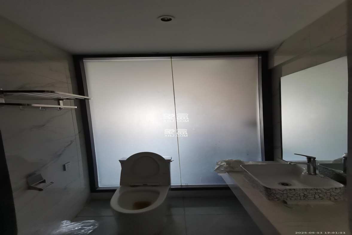 旭辉国际广场(永升商业广场) 1室1厅1卫 2000.0元/月 旭辉国际广场(永升商业广场) 1室1厅1卫 2000.0元/月室内图