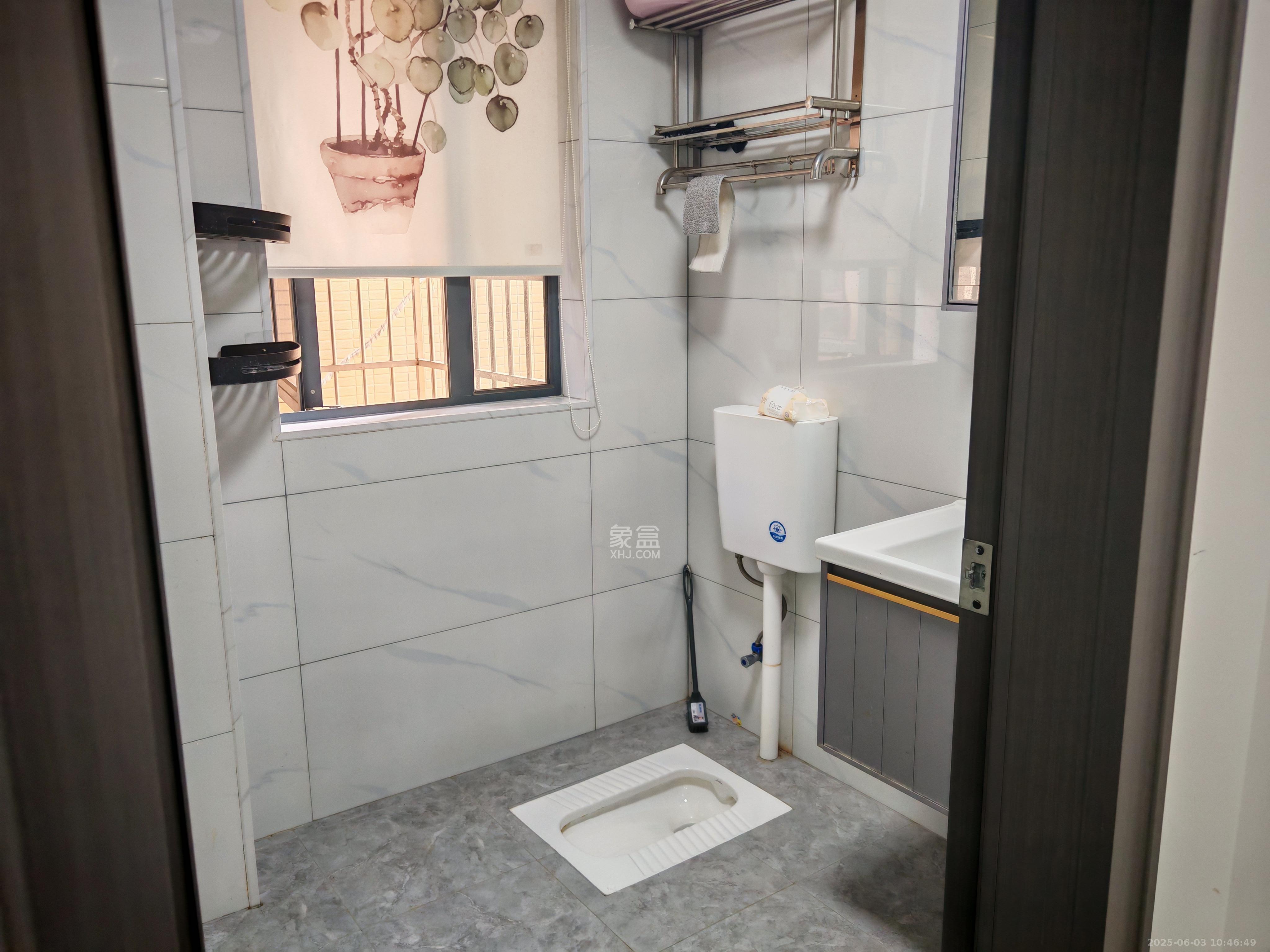 山水新城  2室2厅1卫   2200.00元/月室内图