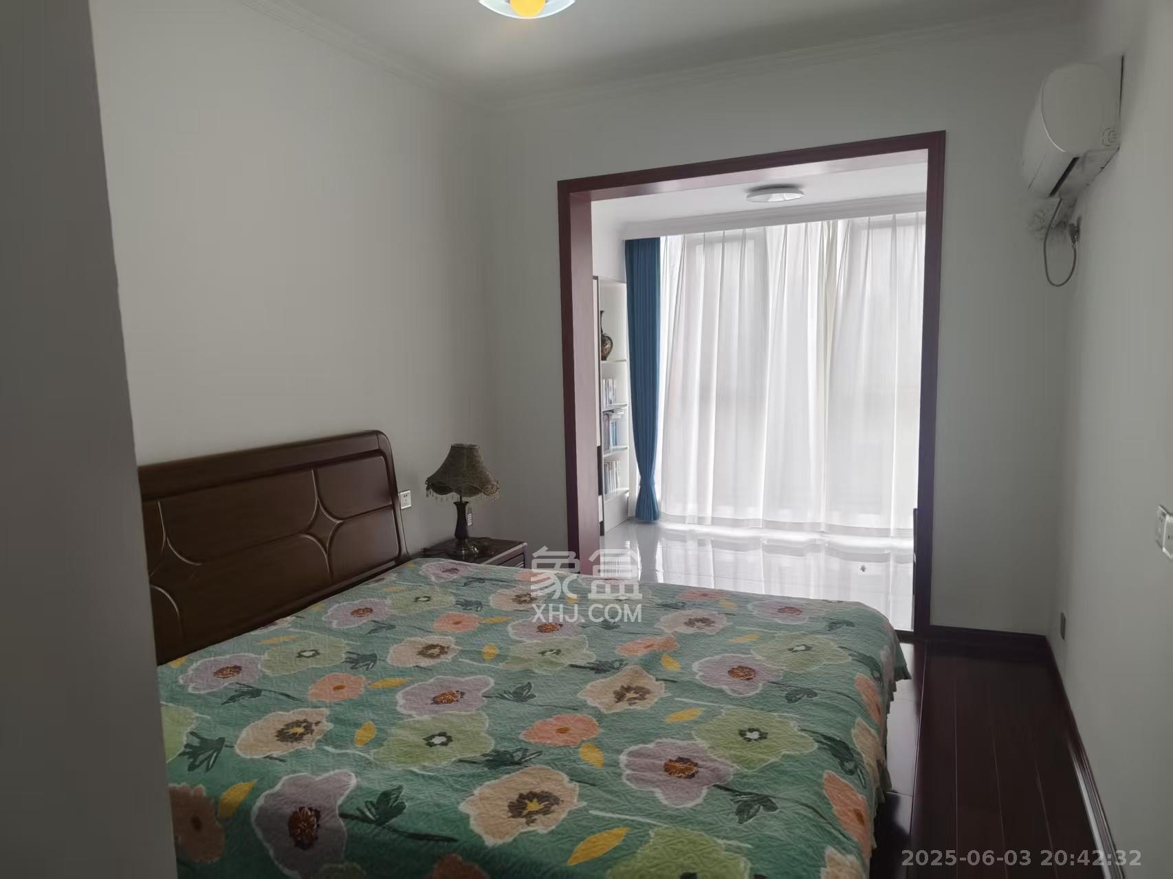 金侨世纪苑 5室2厅2卫 138.8万 金侨世纪苑 5室2厅2卫 138.8万小区图