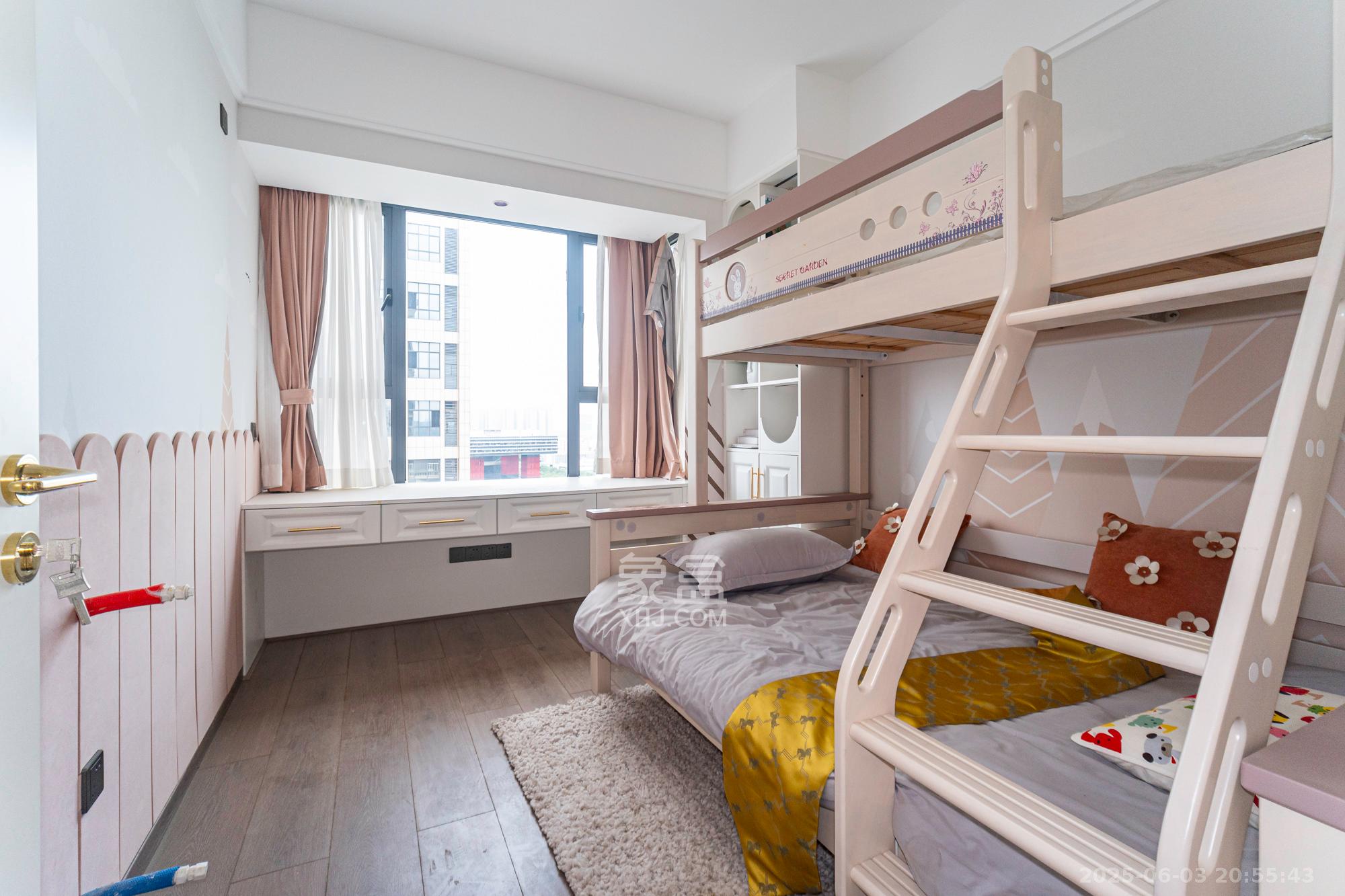 九玺铭城（九玺华府）  4室2厅2卫    112.0万卧室