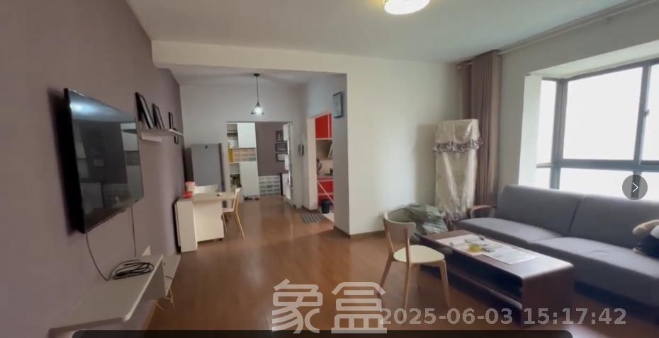 童话里  2室2厅1卫   1900.00元/月室内图