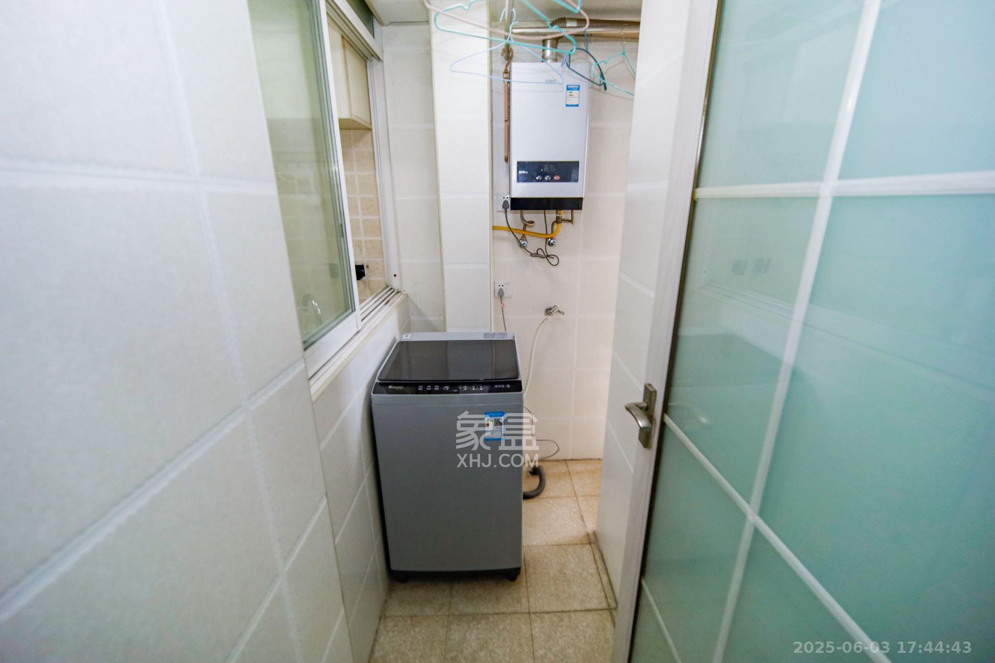 万象美域  1室1厅1卫   1500.00元/月室内图