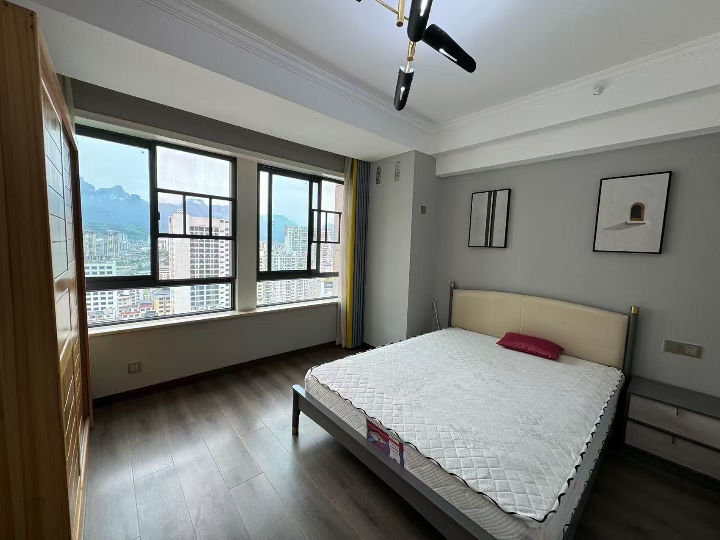 东方曼哈顿 2室1厅1卫 2000.0元/月 东方曼哈顿 2室1厅1卫 2000.0元/月室内图