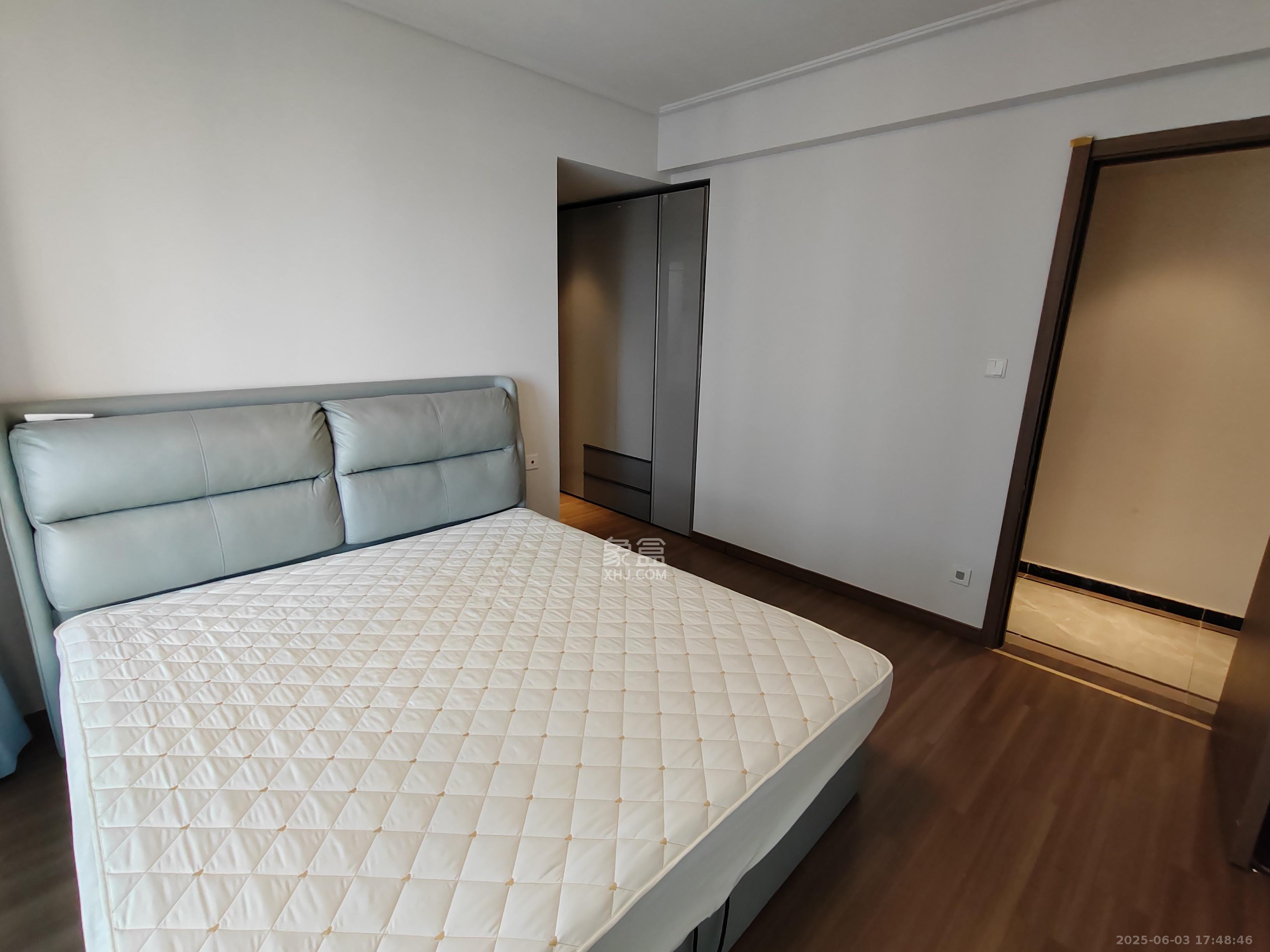 保利恒伟时光印象  4室2厅2卫   2700.00元/月室内图