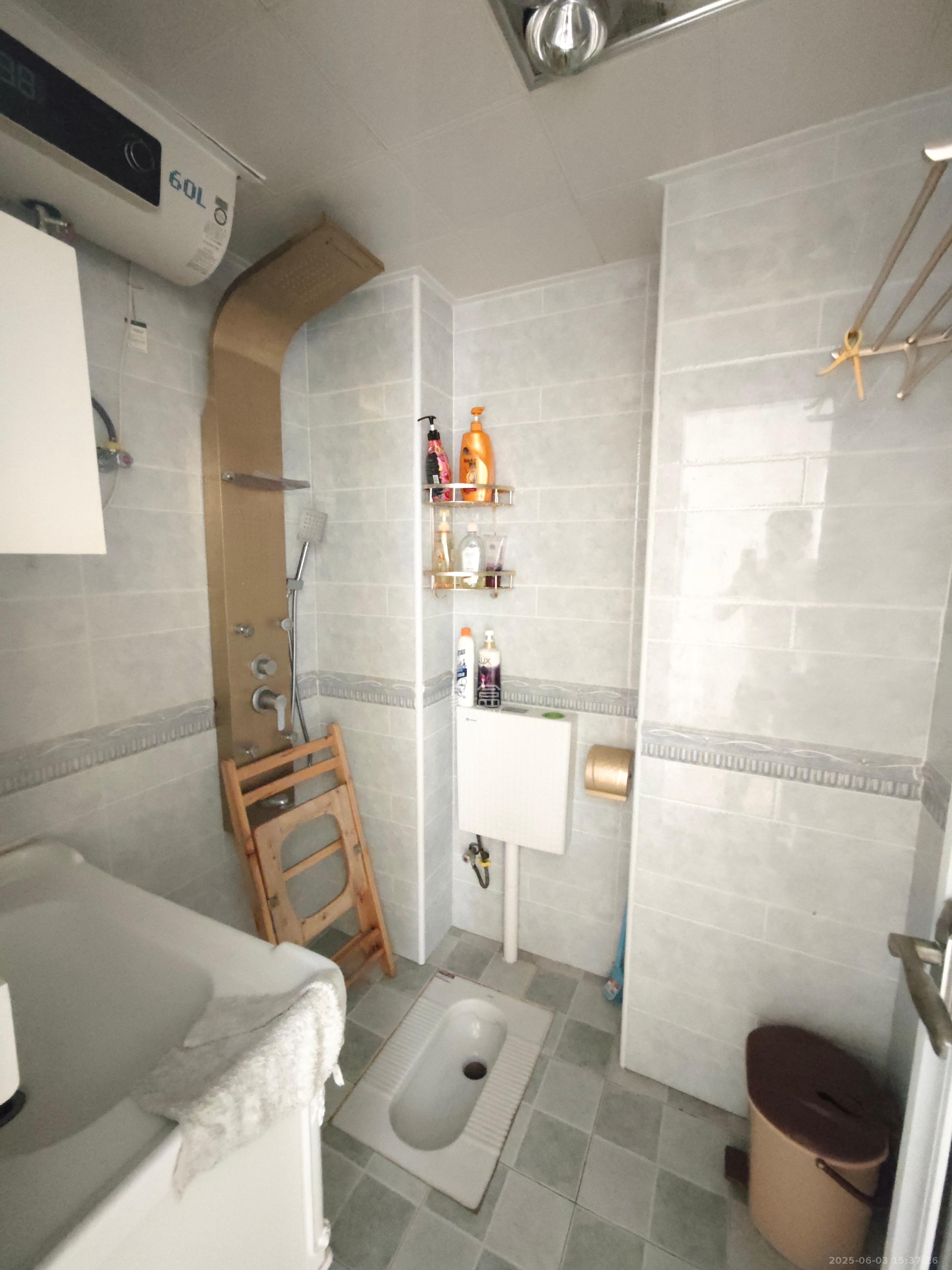 枫华府第 2室2厅1卫 1800.0元/月 枫华府第 2室2厅1卫 1800.0元/月室内图