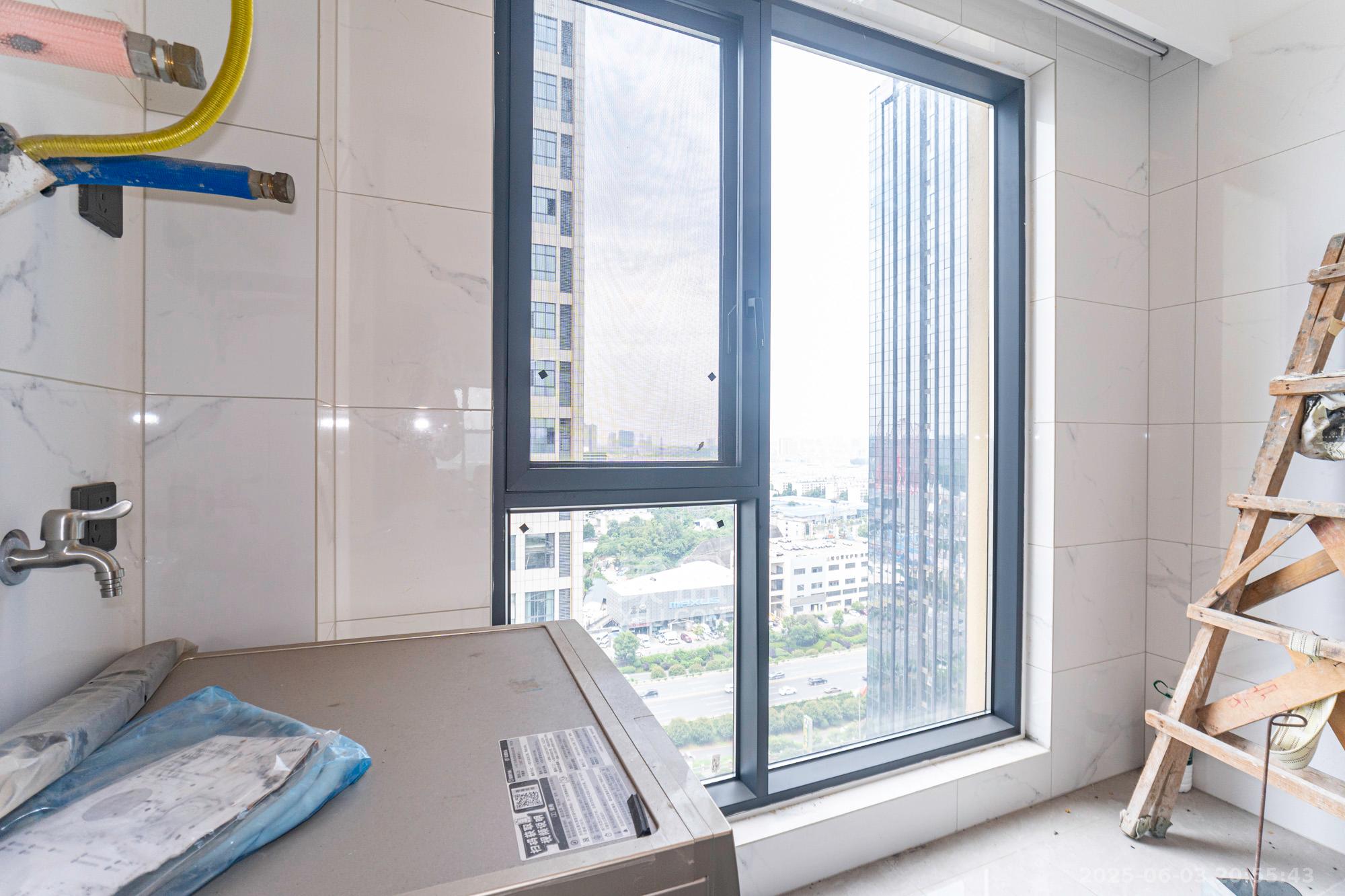 九玺铭城（九玺华府）  4室2厅2卫    112.0万阳台