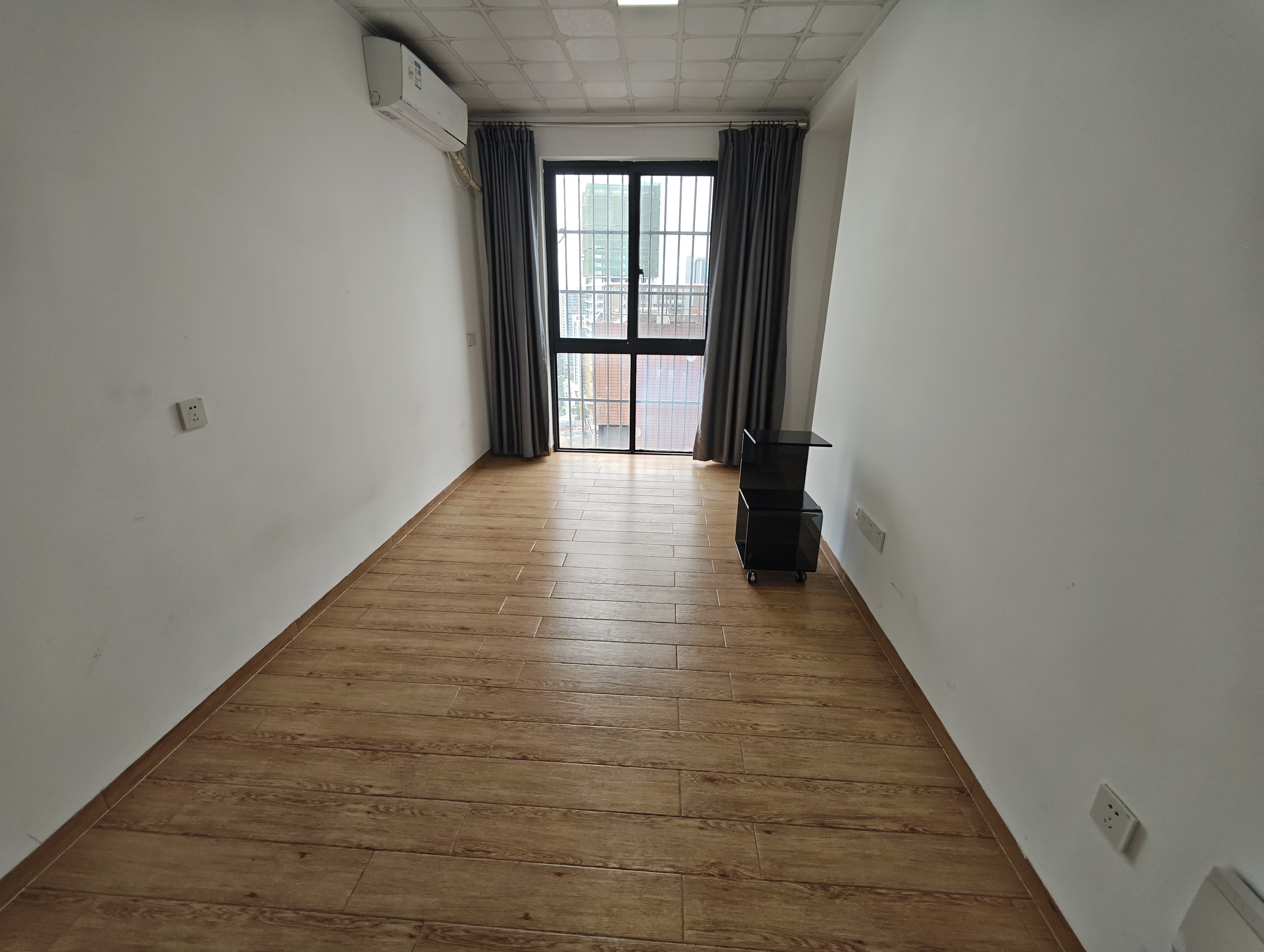 海悦东方  3室2厅2卫    151.3万 海悦东方  3室2厅2卫    151.3万客厅