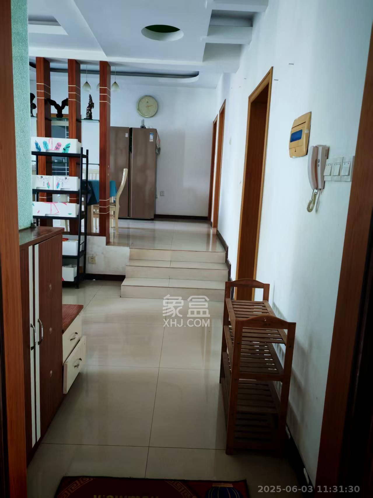 新景家园 3室2厅2卫 1300.0元/月 新景家园 3室2厅2卫 1300.0元/月室内图