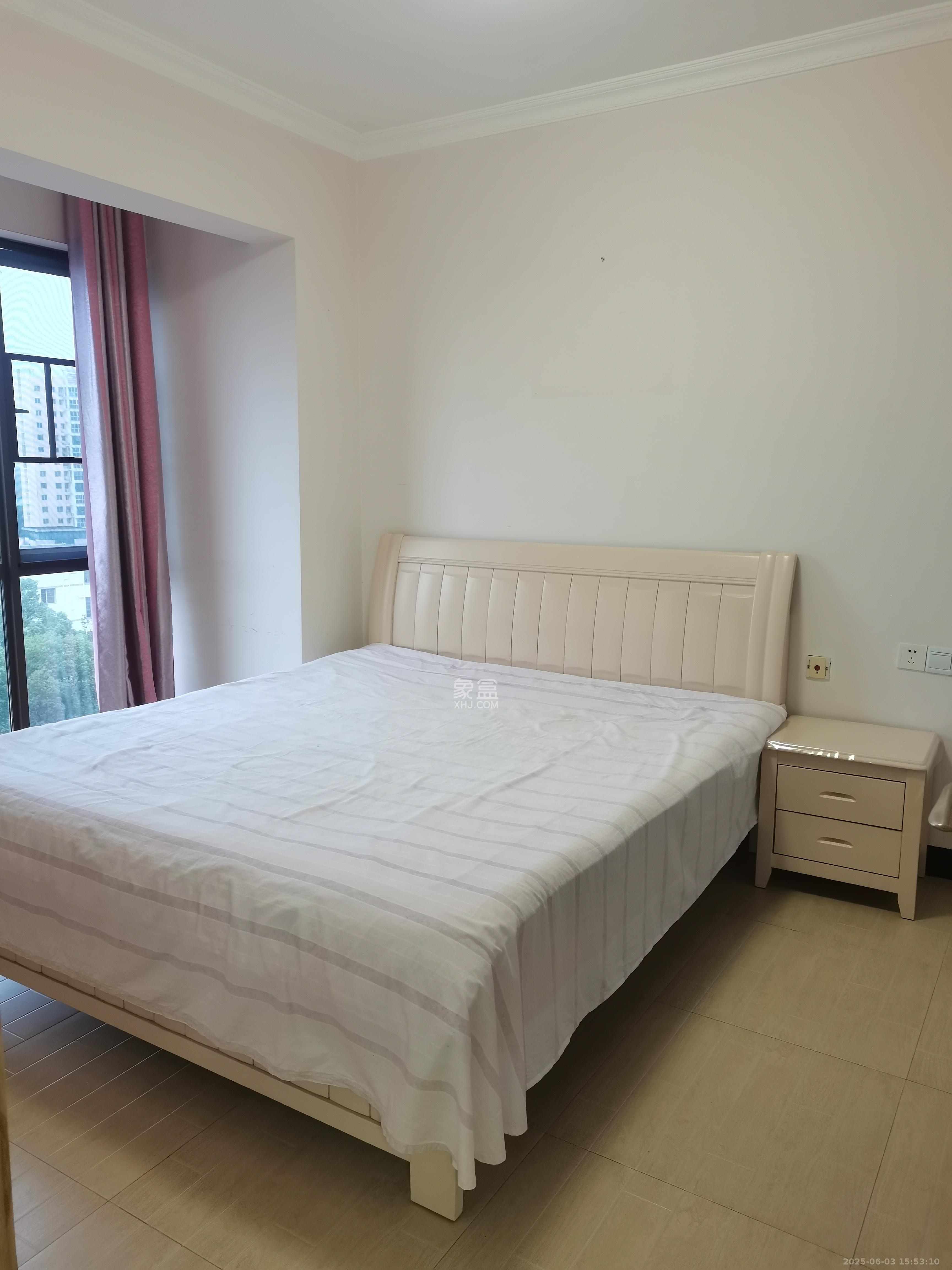 旭辉华庭  3室2厅1卫   1900.00元/月室内图