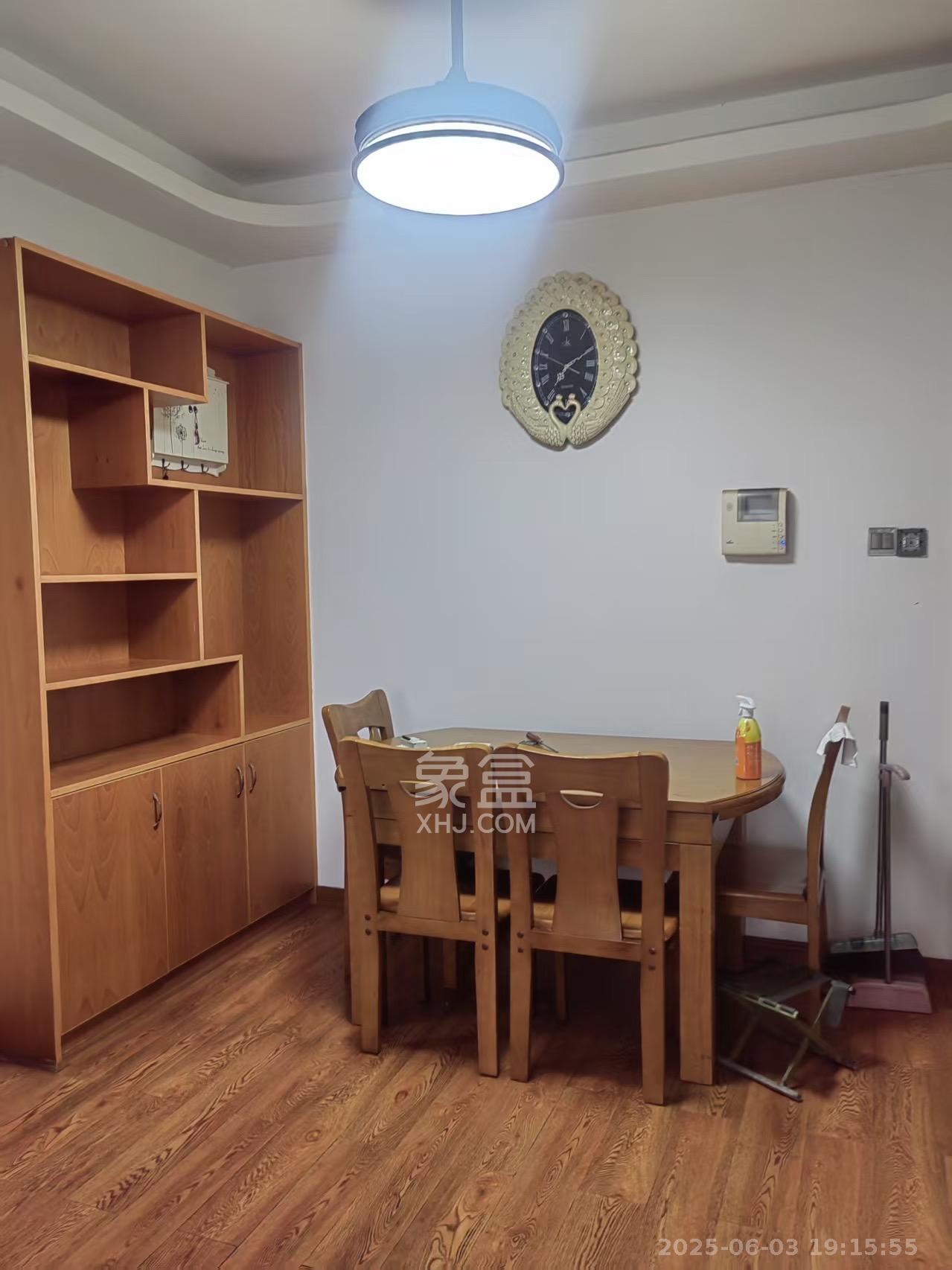 钱隆学府一、二期 2室2厅1卫 1800.0元/月 钱隆学府一、二期 2室2厅1卫 1800.0元/月室内图