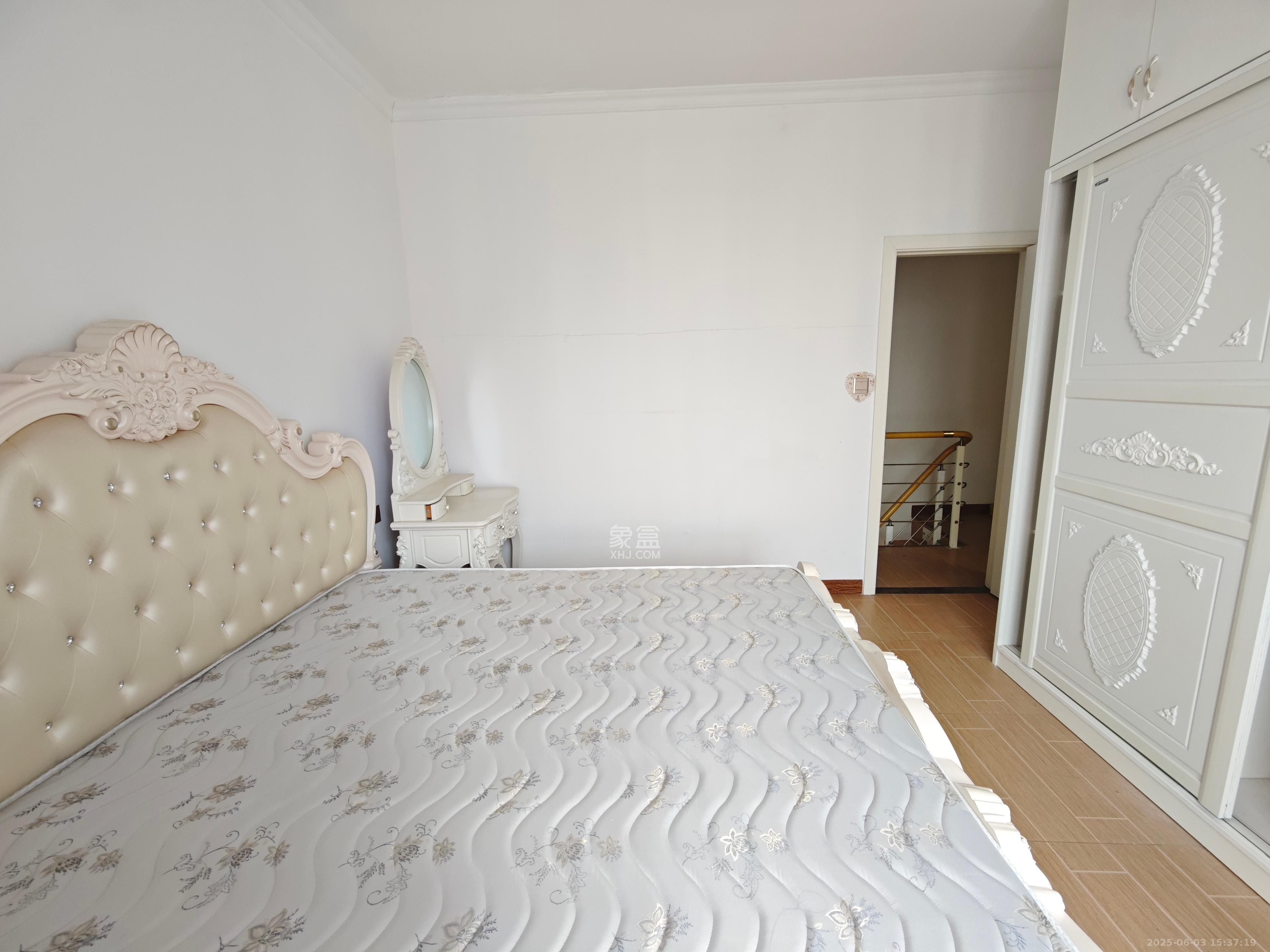 枫华府第 2室2厅1卫 1800.0元/月 枫华府第 2室2厅1卫 1800.0元/月室内图